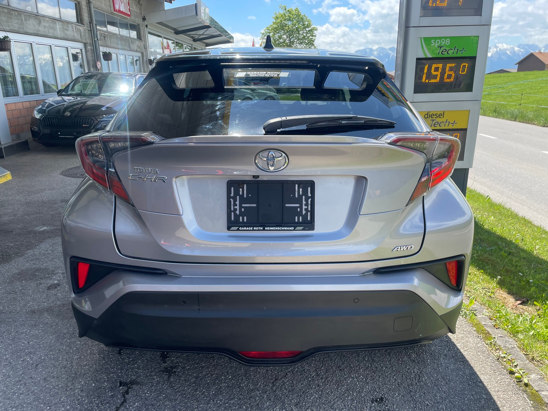 TOYOTA C-HR 1.2 Turbo Style 4WD Multidrive S-image-2