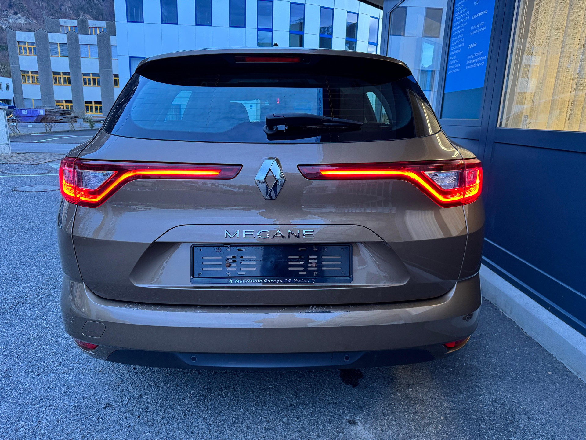 RENAULT Mégane Kombi Grandtour 1.2TCe Zen-image-3