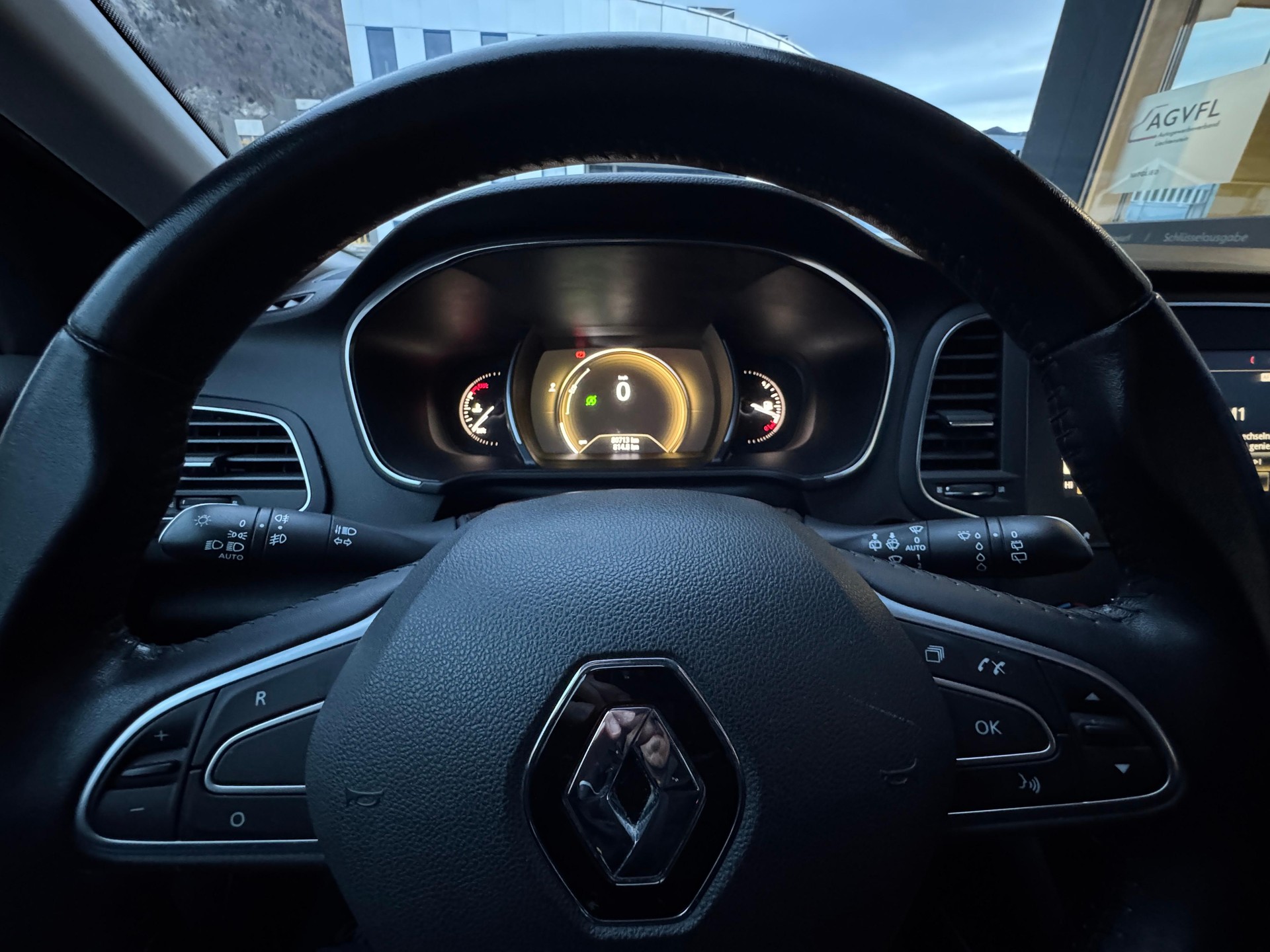 RENAULT Mégane Kombi Grandtour 1.2TCe Zen-image-10