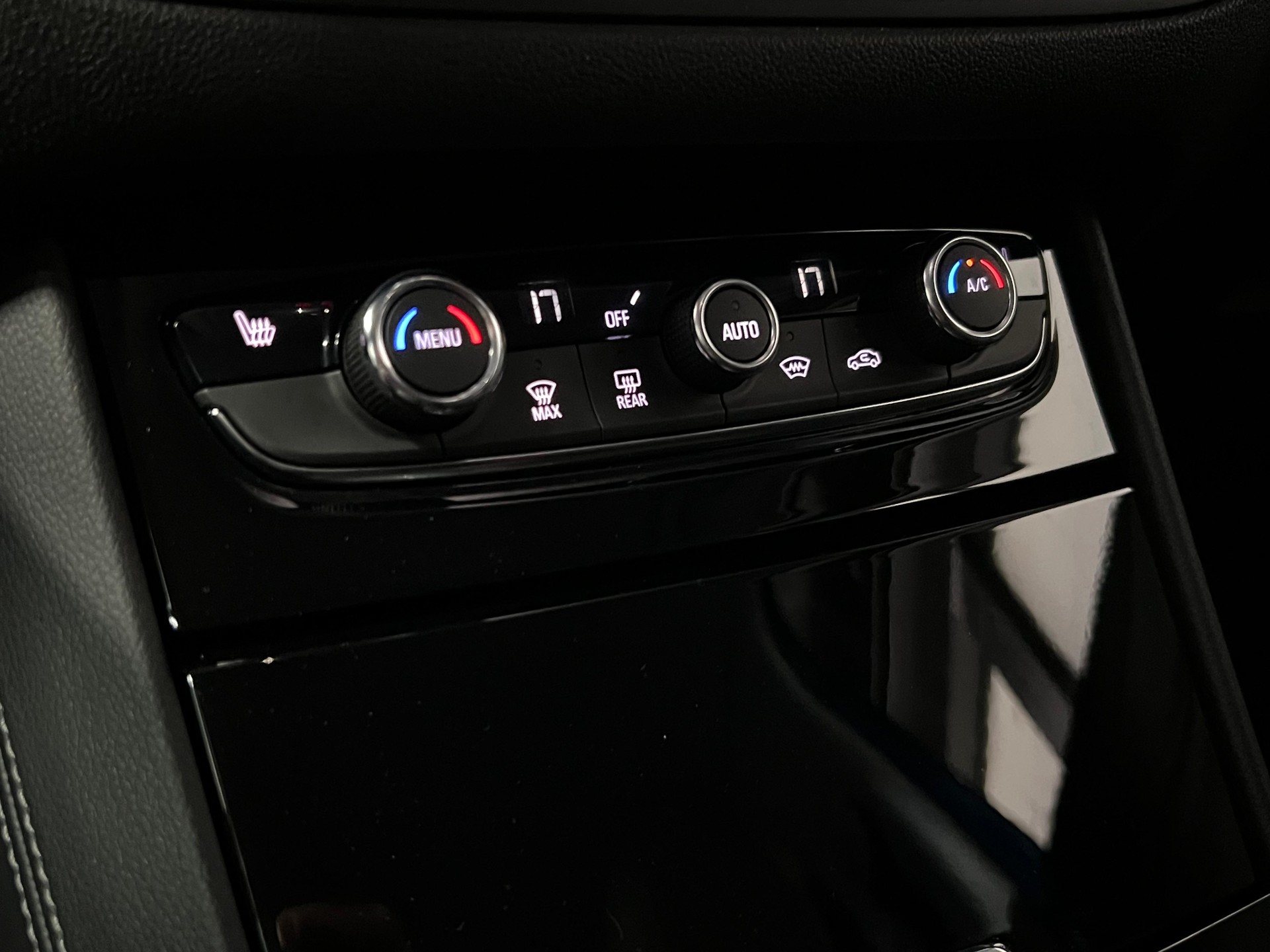OPEL Grandland 1.2i TP GS Line Automatik * Ch-Fahrzeug * Pack Technologie * Apple Car Play * Leasing AB 290.- Ohne Anzahlung *-image-19