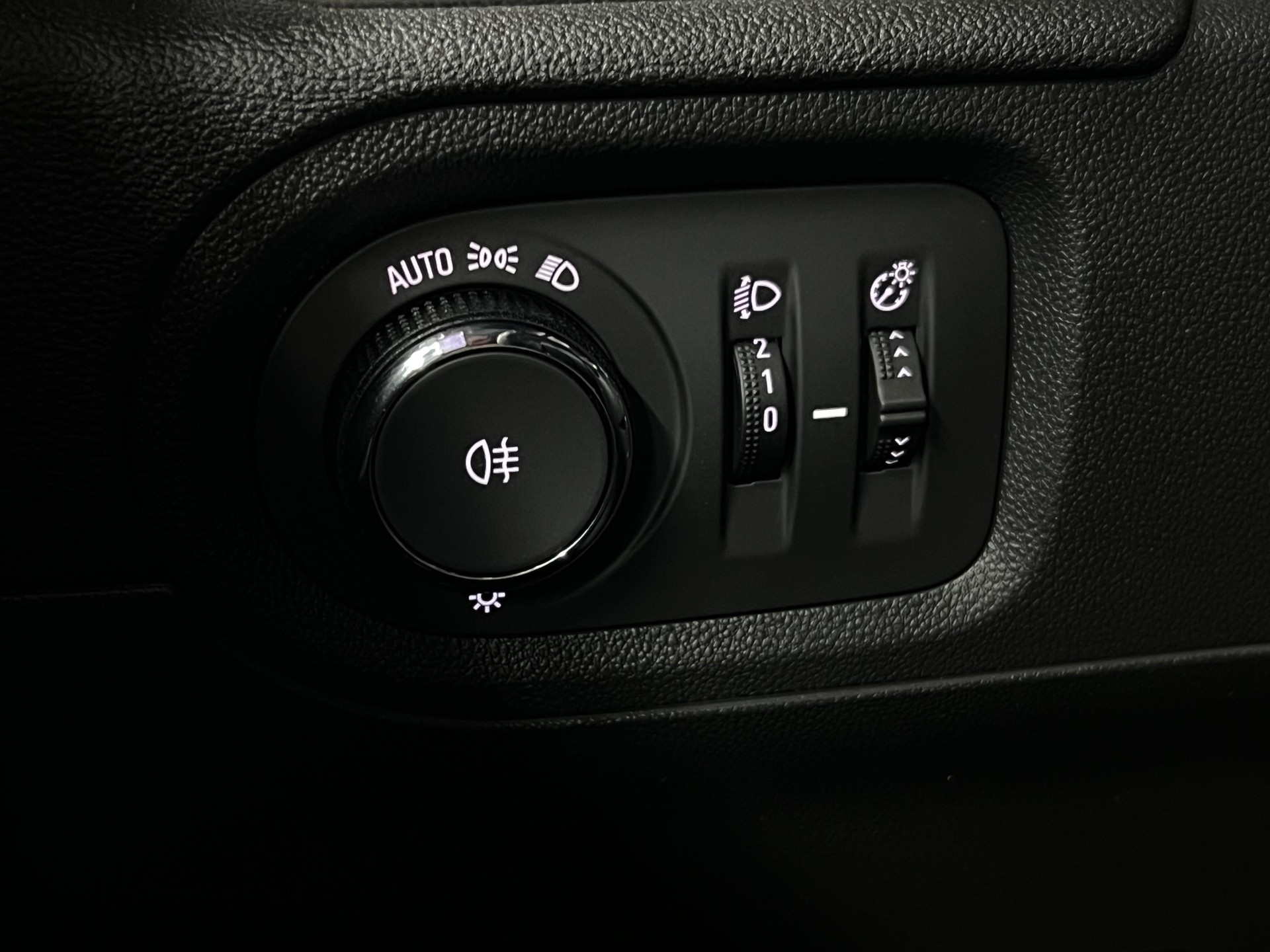 OPEL Grandland 1.2i TP GS Line Automatik * Ch-Fahrzeug * Pack Technologie * Apple Car Play * Leasing AB 290.- Ohne Anzahlung *-image-23
