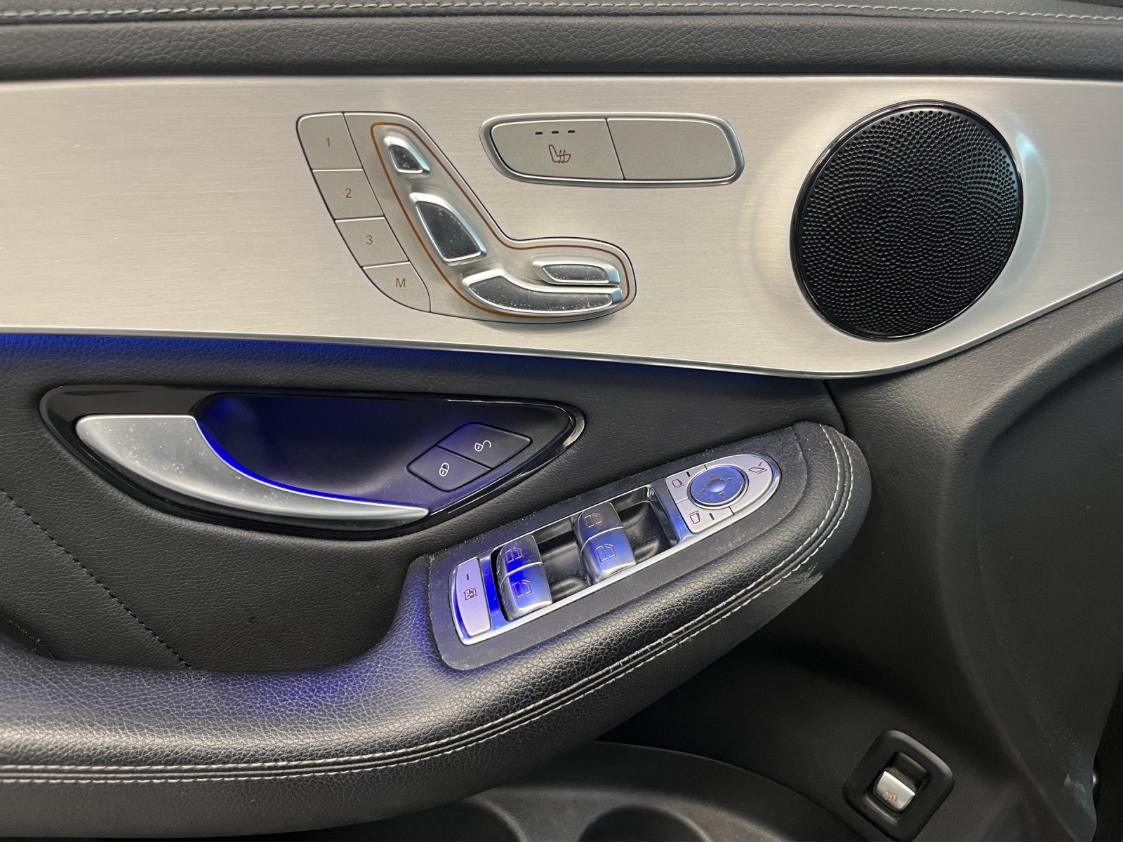 MERCEDES-BENZ GLC Coupe 200 AMG Line 4M-image-9