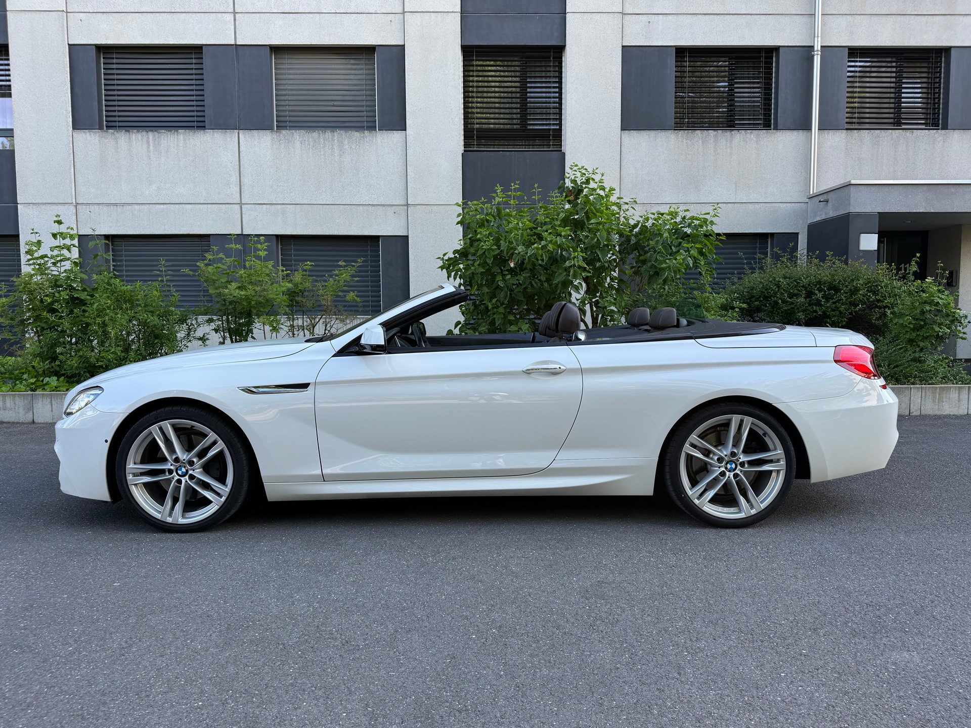 BMW 640i Cabrio xDrive M Sport PERFORMANCE-image-2