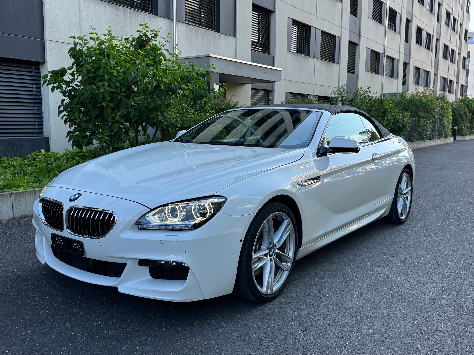 BMW 640i Cabrio xDrive M Sport PERFORMANCE-image-14
