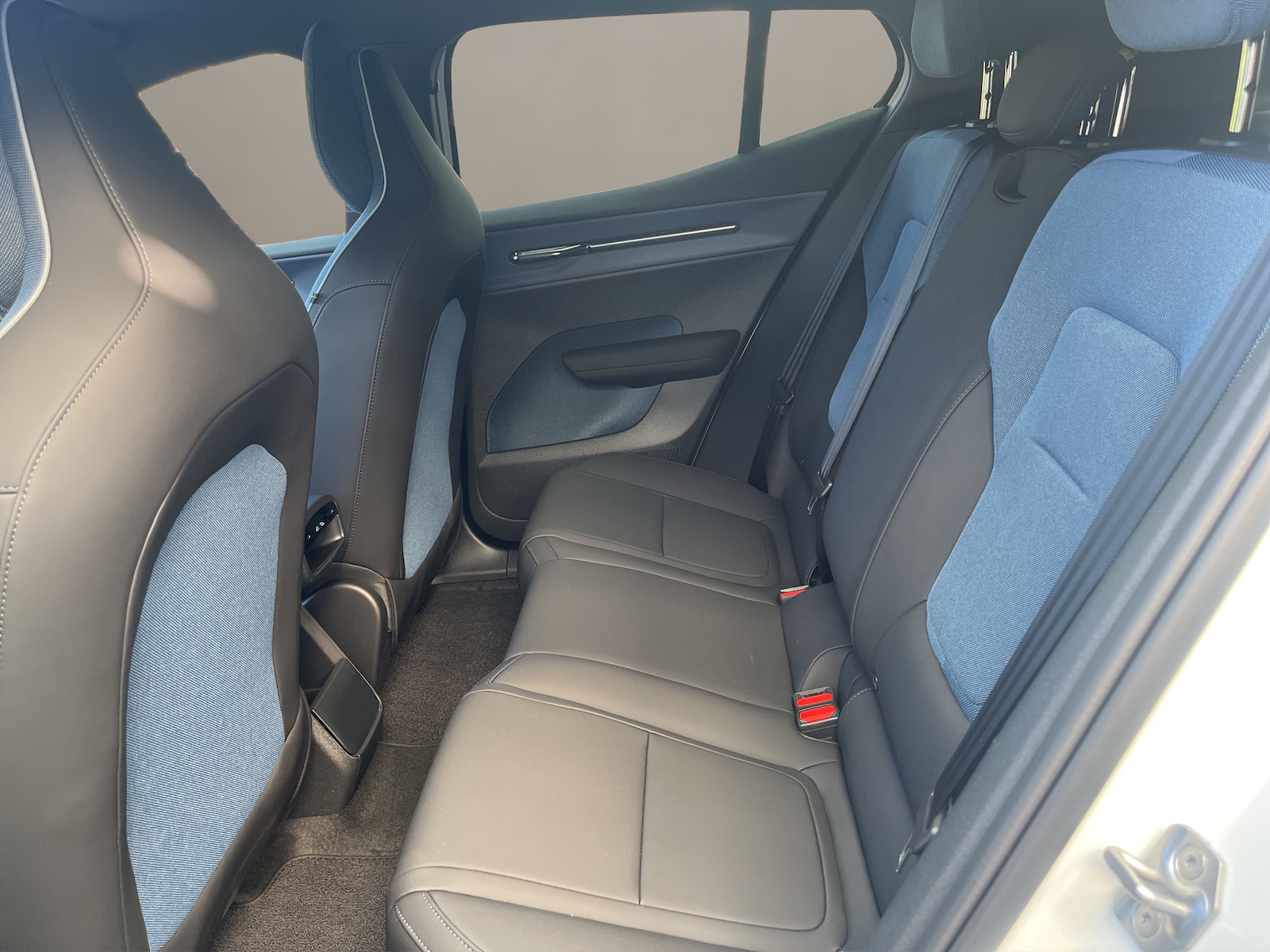 VOLVO EX 30 E60 Plus-image-9