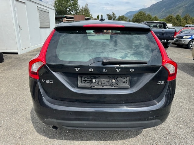 VOLVO V60 D3 Geartronic-image-13