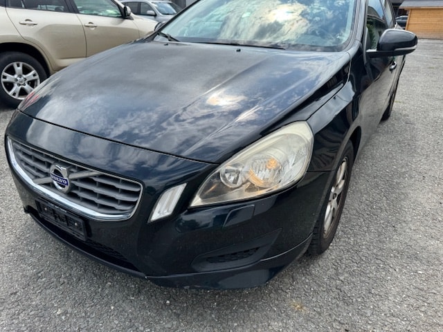 VOLVO V60 D3 Geartronic-image-5