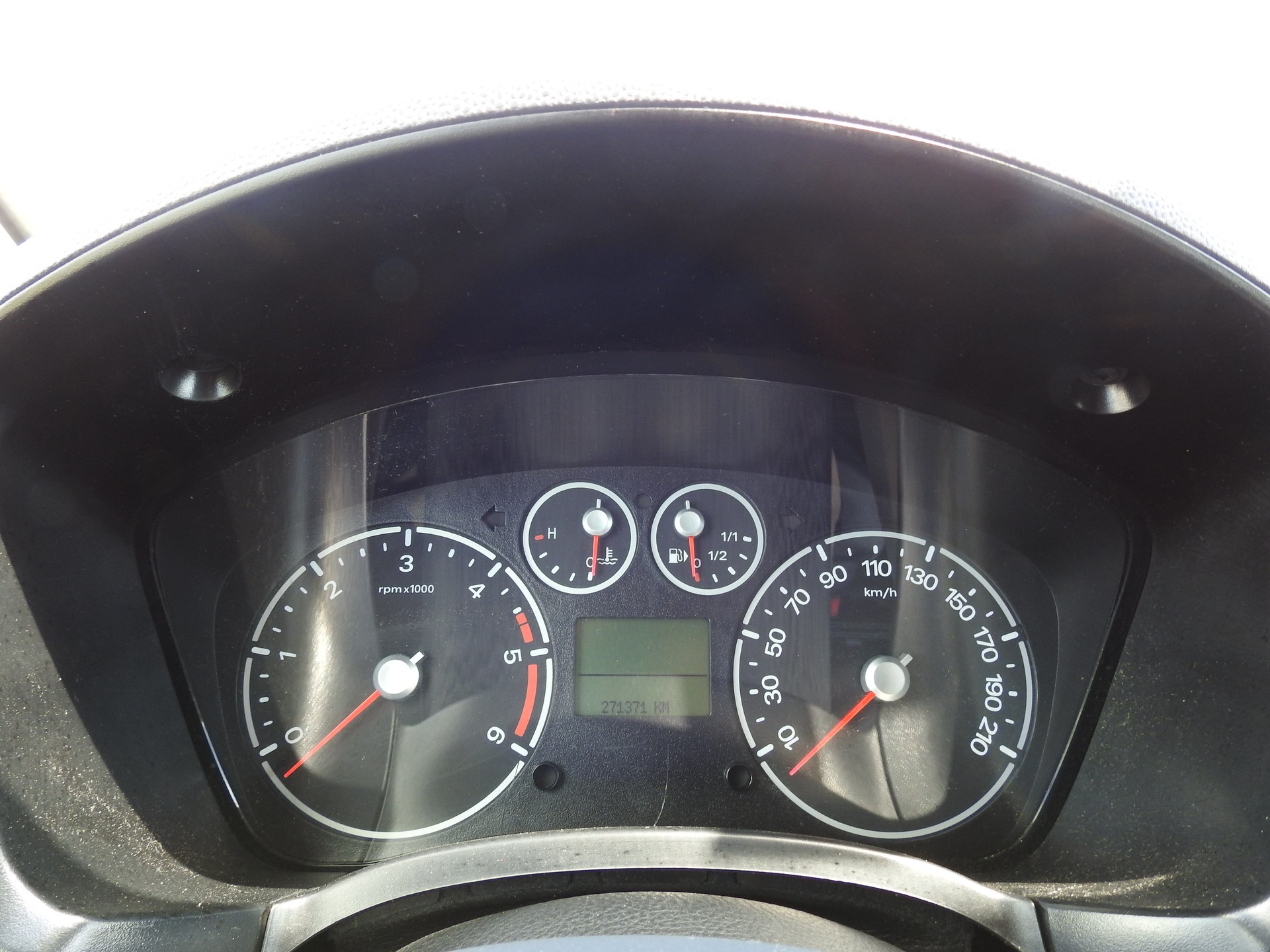 FORD Transit Connect Van T230 1.8 TDCi L Level 3-image-19