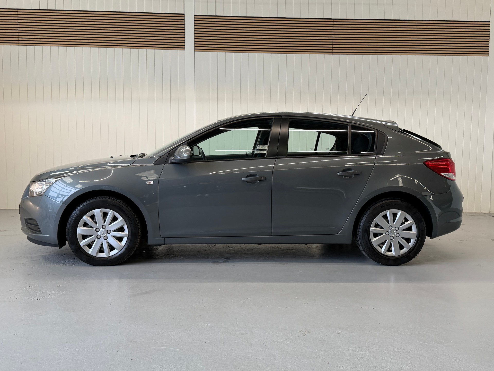 CHEVROLET Cruze 1.6 LT Automatic-showroom-element-1