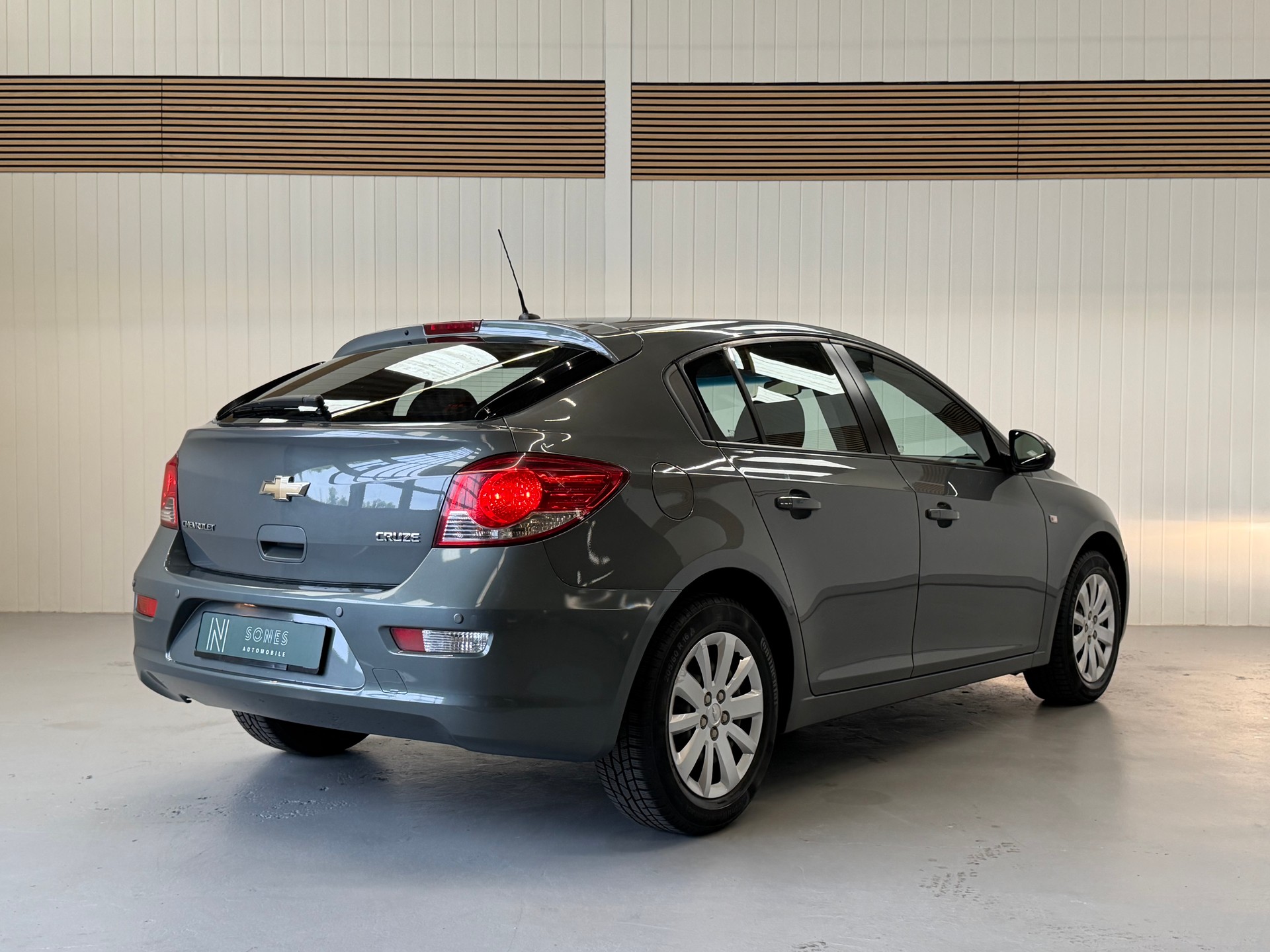 CHEVROLET Cruze 1.6 LT Automatic-image-4