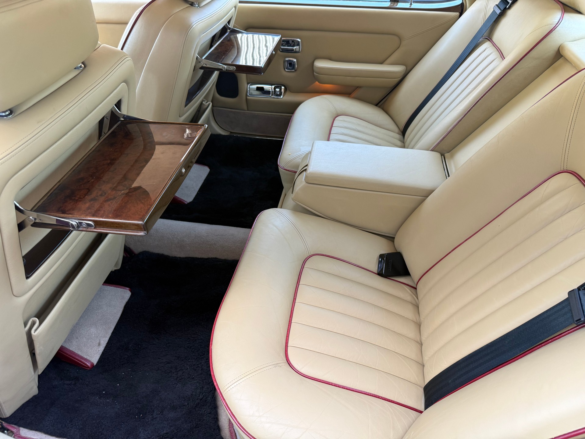 ROLLS-ROYCE Silver Spur-image-5