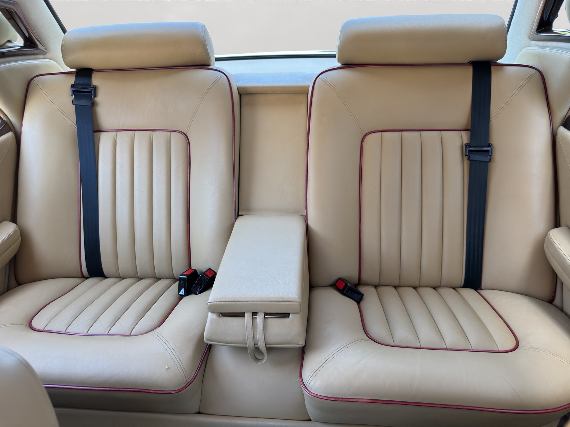 ROLLS-ROYCE Silver Spur-image-3