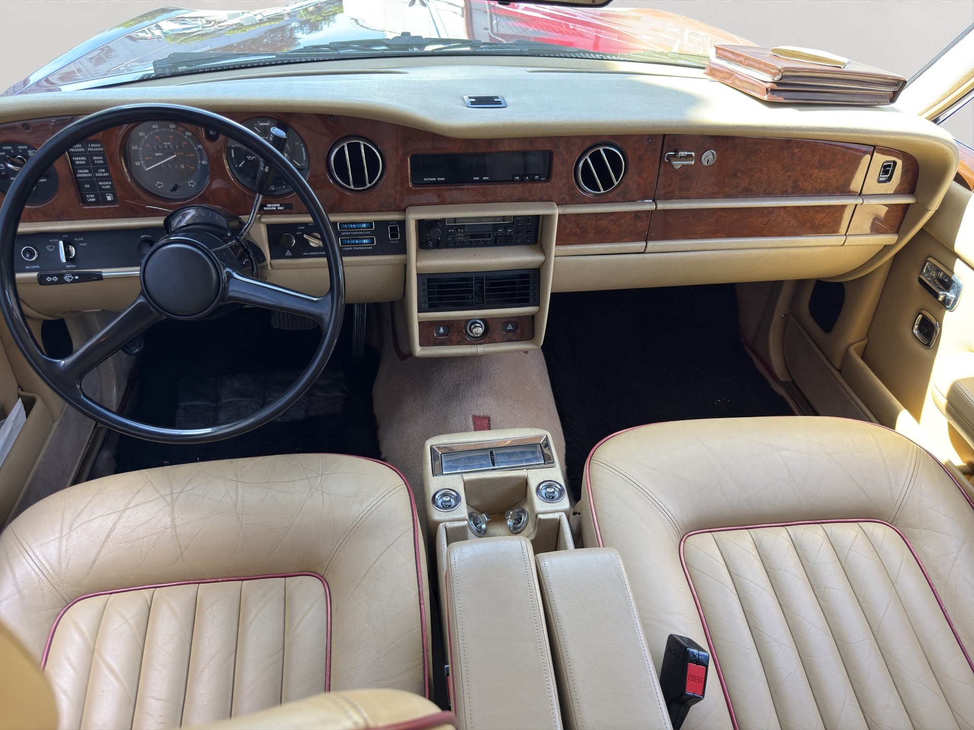 ROLLS-ROYCE Silver Spur-image-2