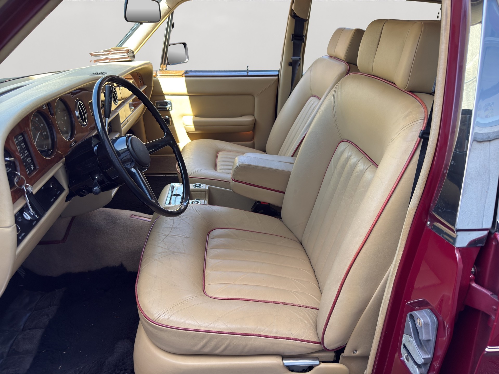 ROLLS-ROYCE Silver Spur-image-4