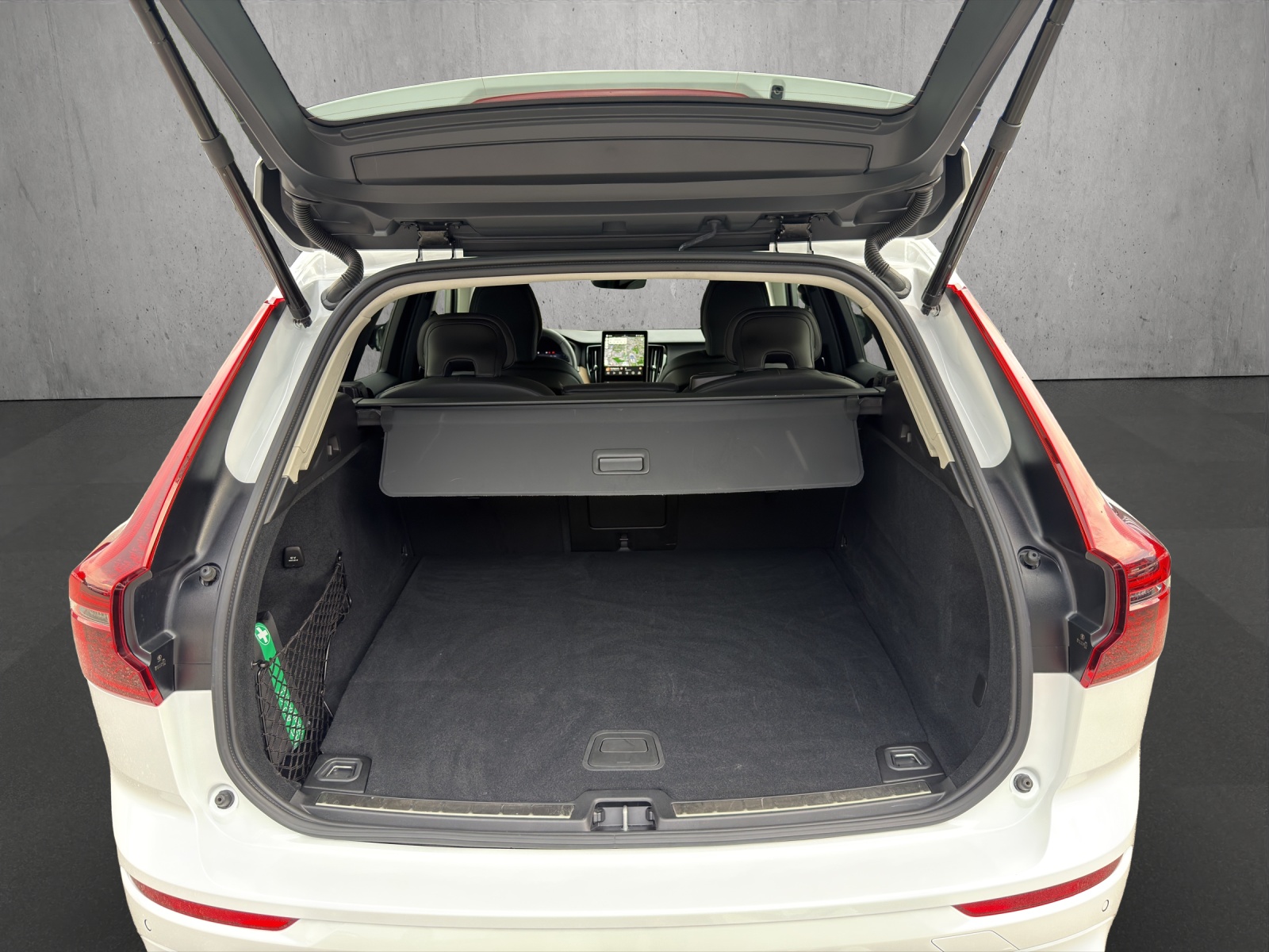 VOLVO XC60 T6 eAWD PluginHybrid Plus Dark Geartronic-image-15
