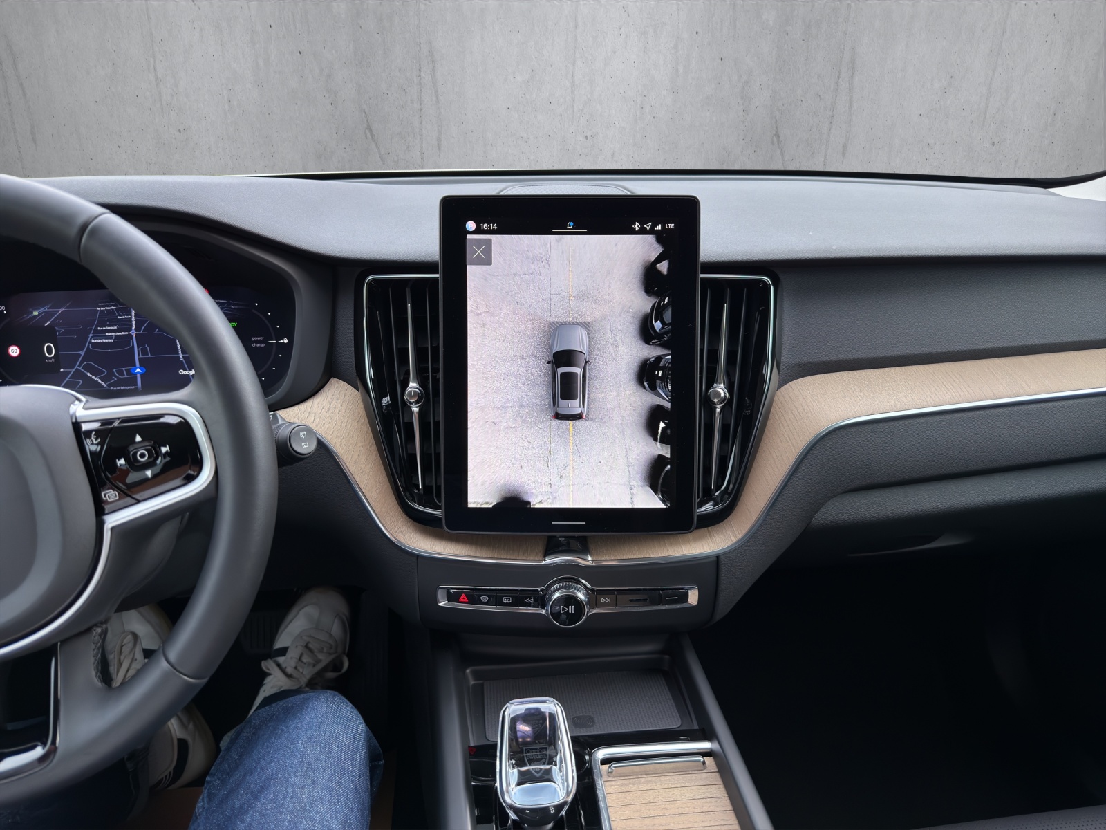 VOLVO XC60 T6 eAWD PluginHybrid Plus Dark Geartronic-image-11