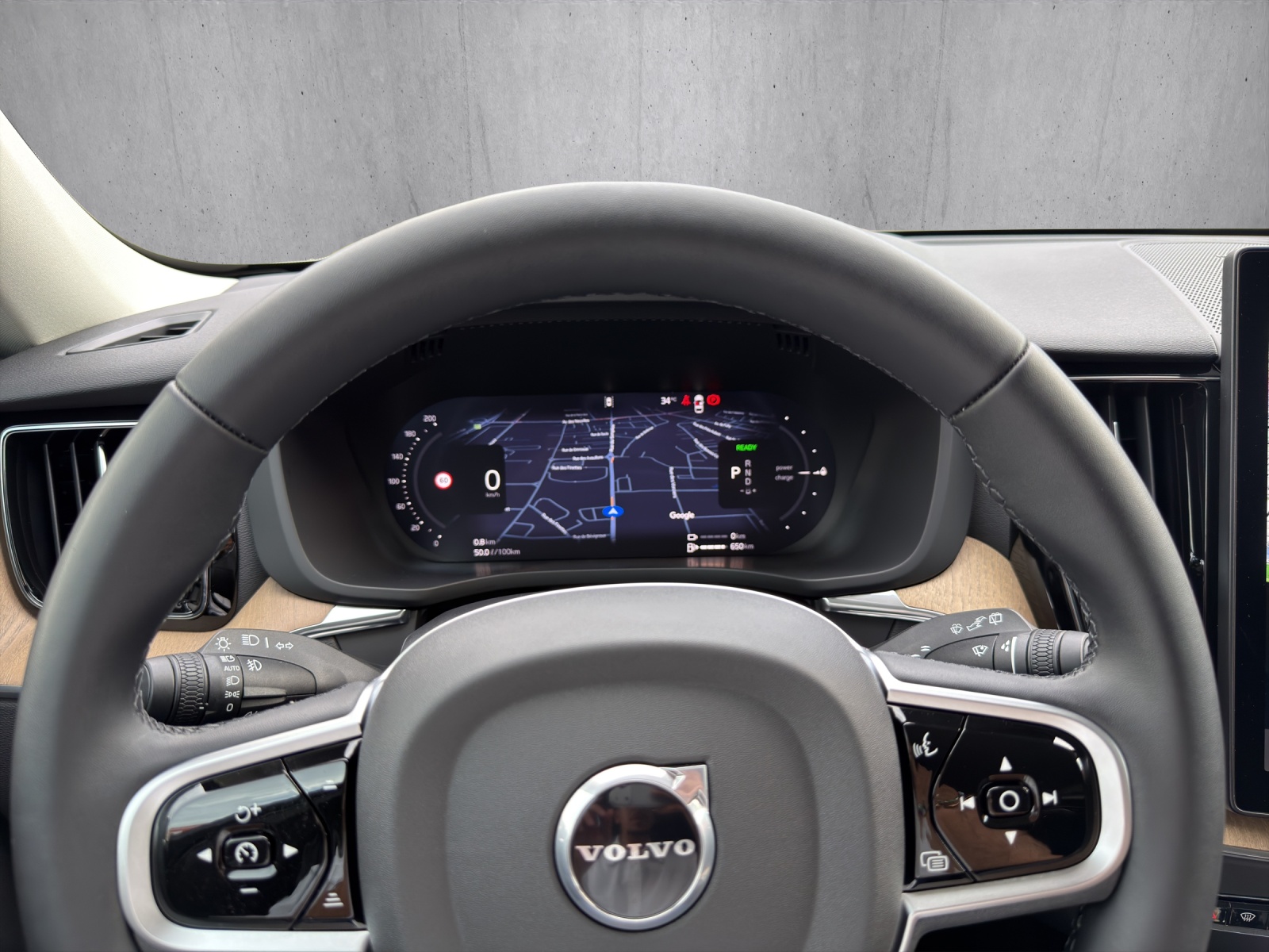 VOLVO XC60 T6 eAWD PluginHybrid Plus Dark Geartronic-image-12