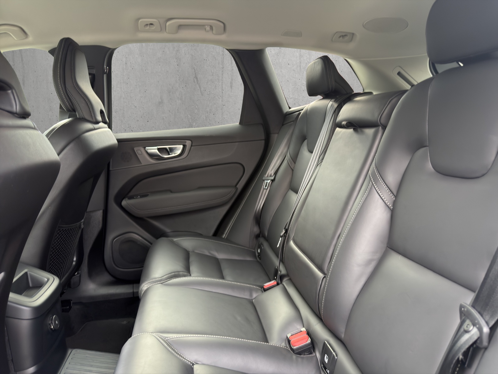 VOLVO XC60 T6 eAWD PluginHybrid Plus Dark Geartronic-image-14