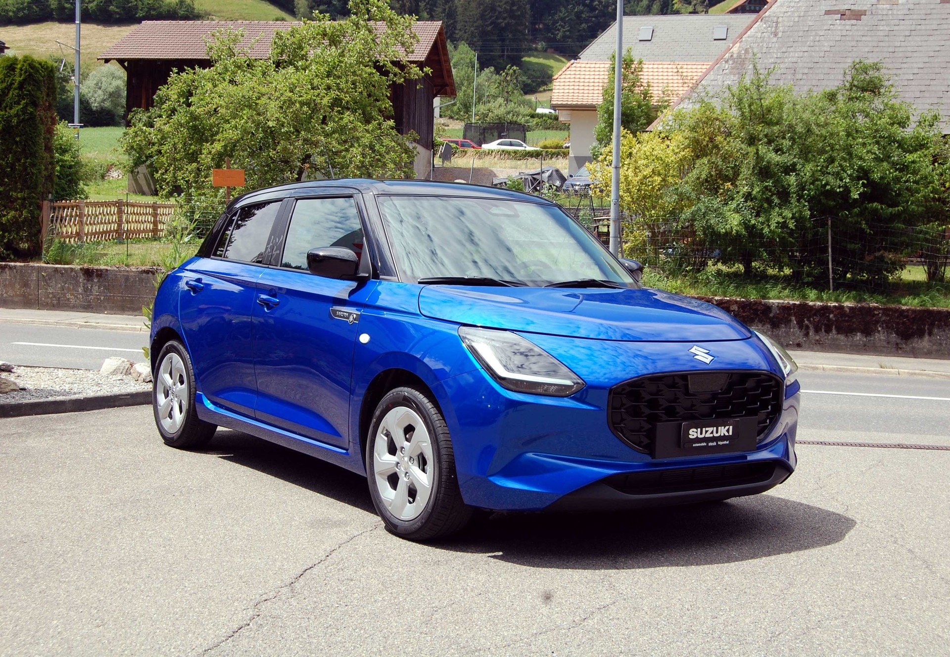 SUZUKI Swift 1.2 Sakura Hybrid CVT-showroom-element-2