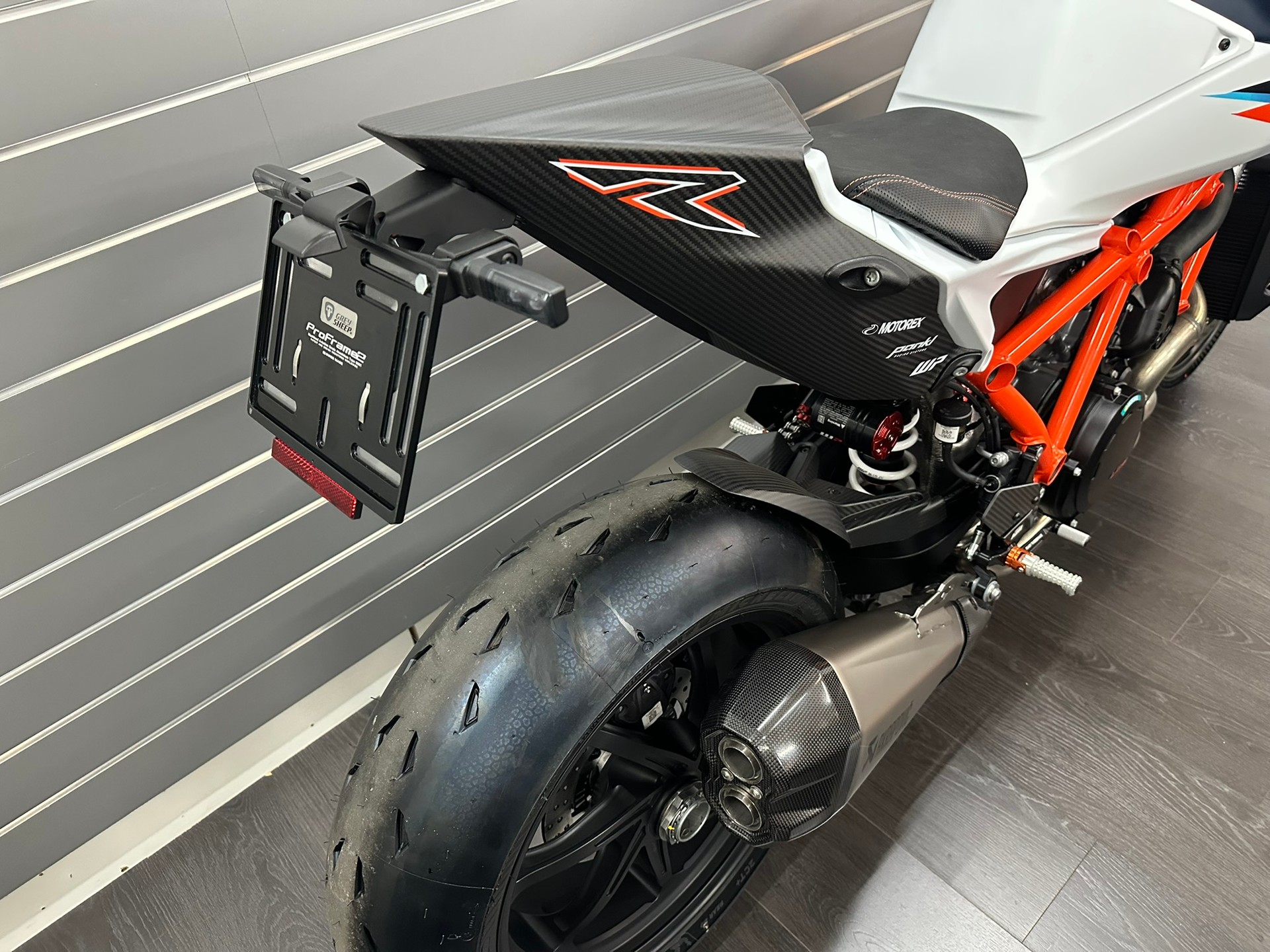 KTM 1390 Super Duke RR-image-8