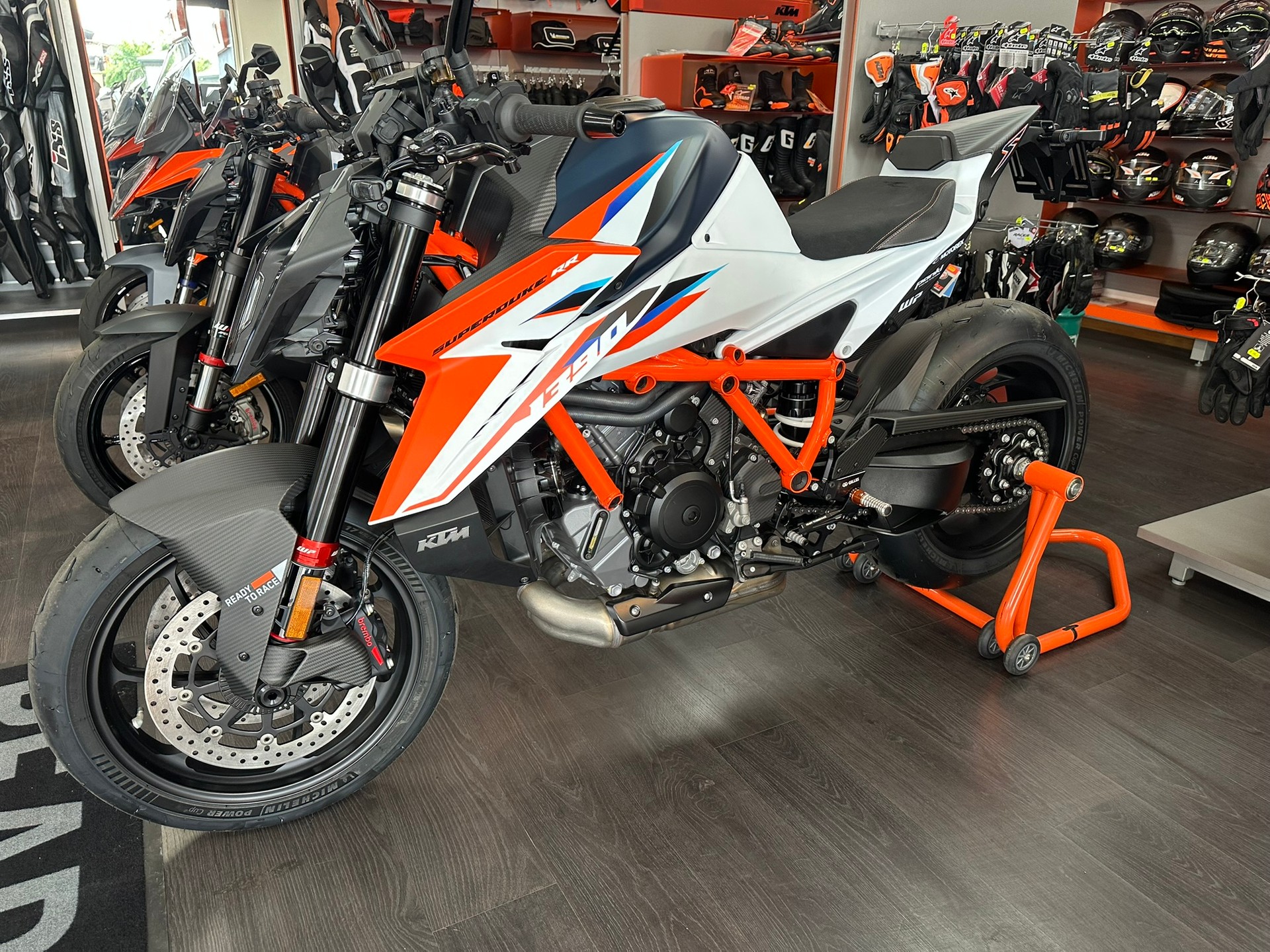 KTM 1390 Super Duke RR-image-14