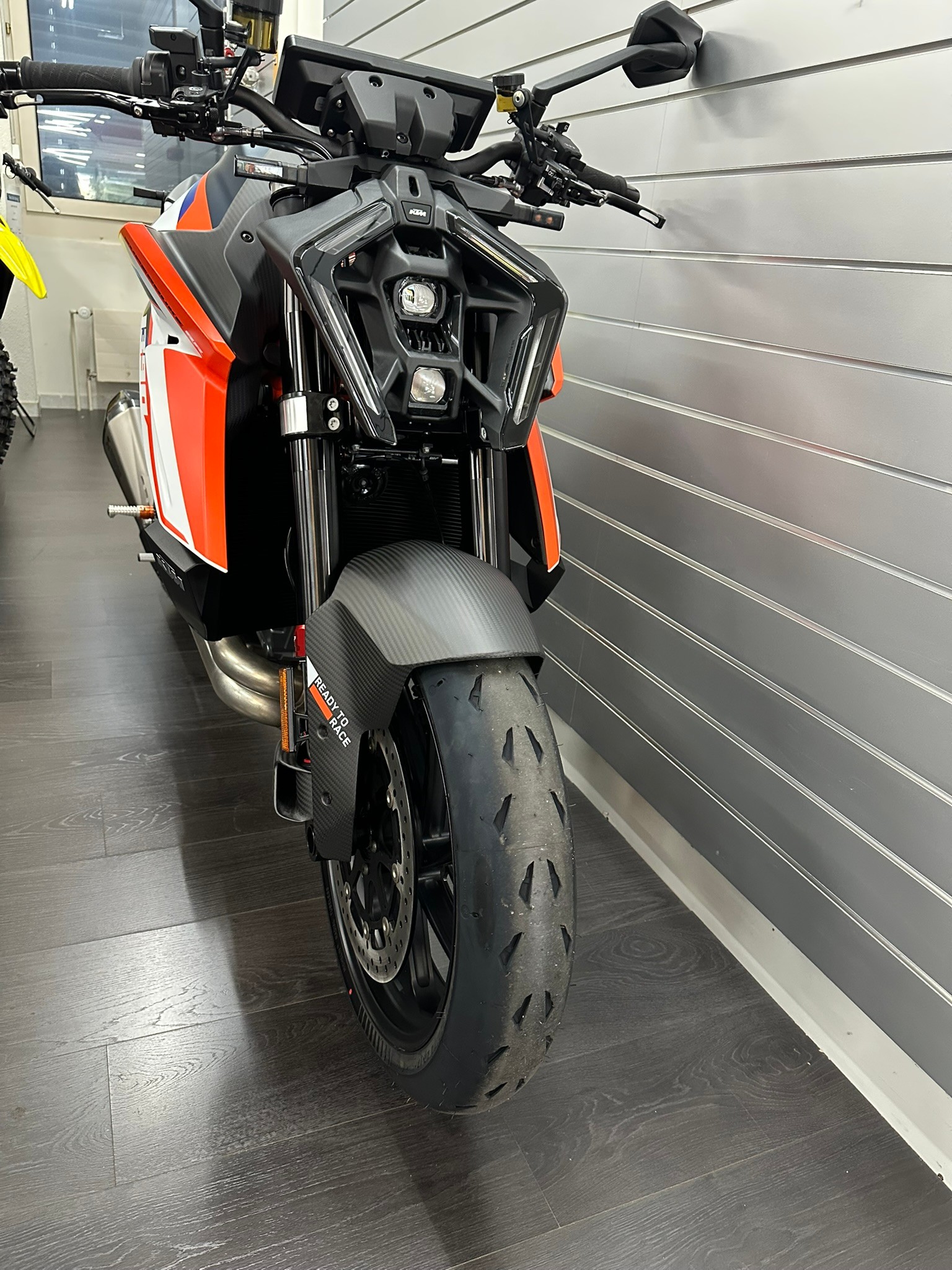 KTM 1390 Super Duke RR-image-6
