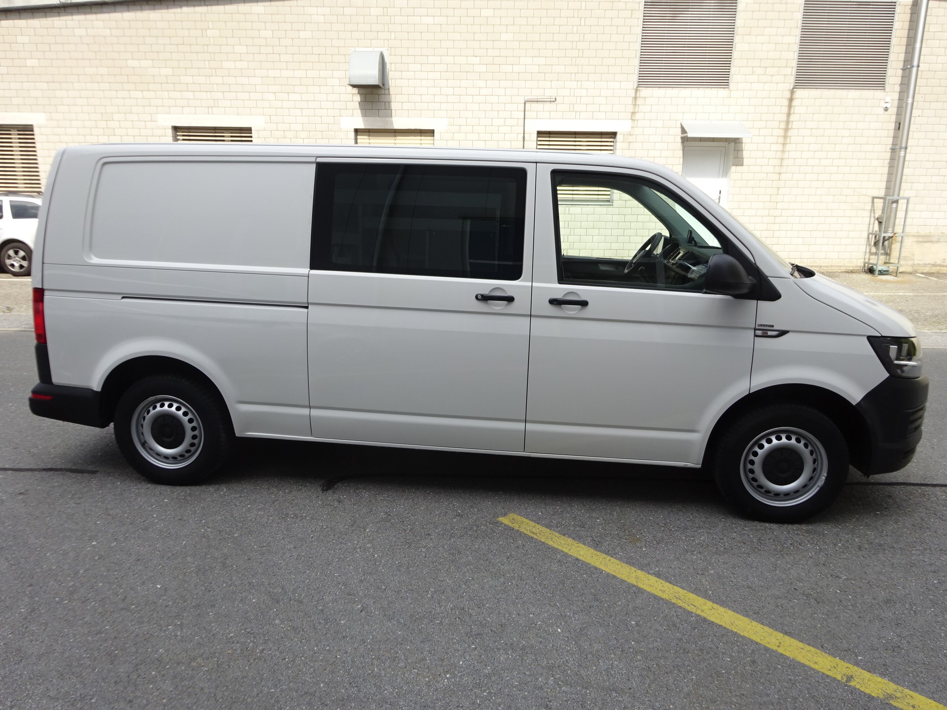 VW T6 2.0 TDI 4Motion-showroom-element-3