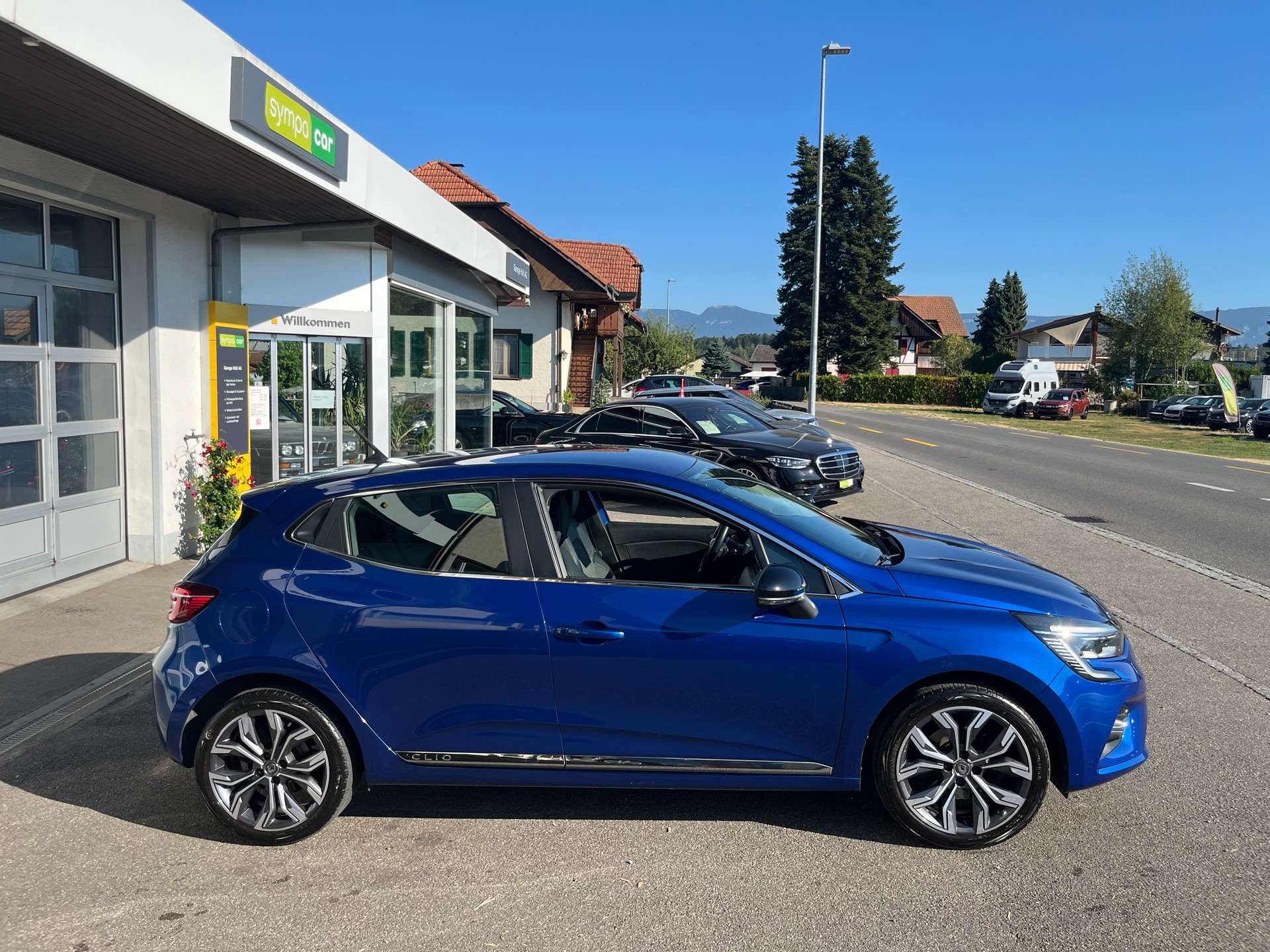 RENAULT Clio 1.3 Intens EDC+++FRISCH AB MFK+++-showroom-element-3