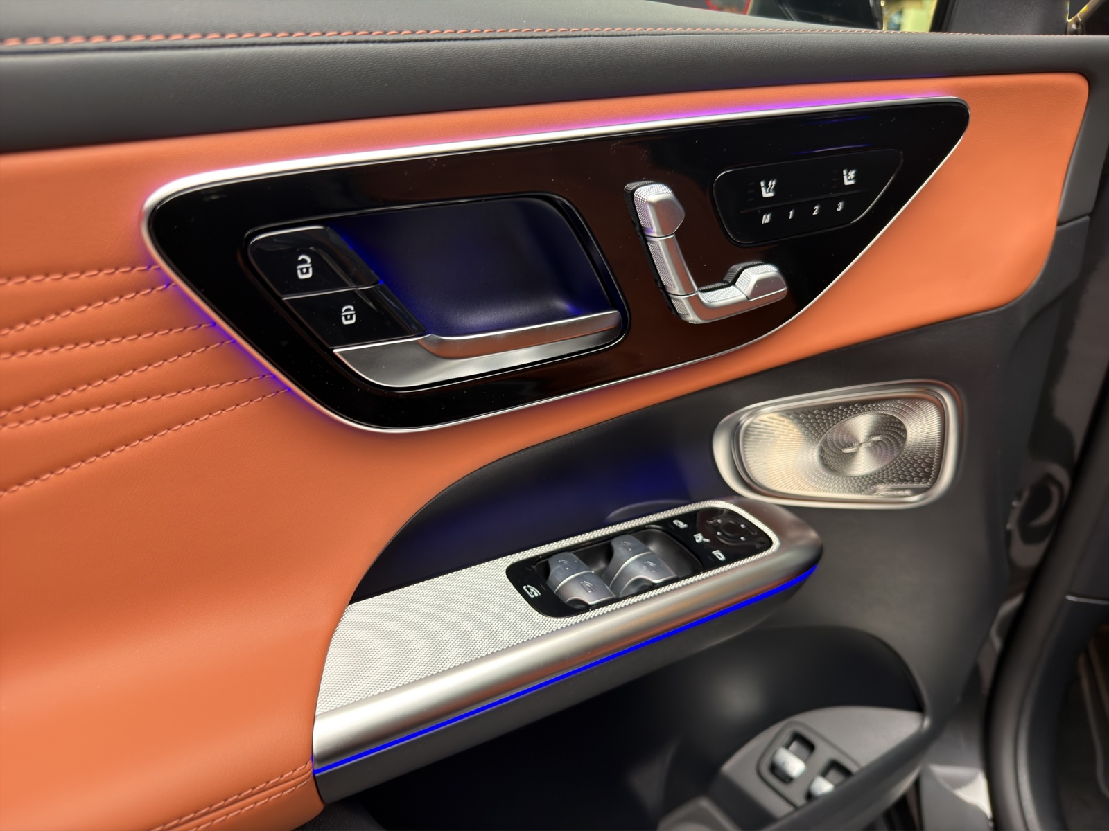 MERCEDES-BENZ GLC 400 e 4MATIC with EQ-Star Hybrid-image-11
