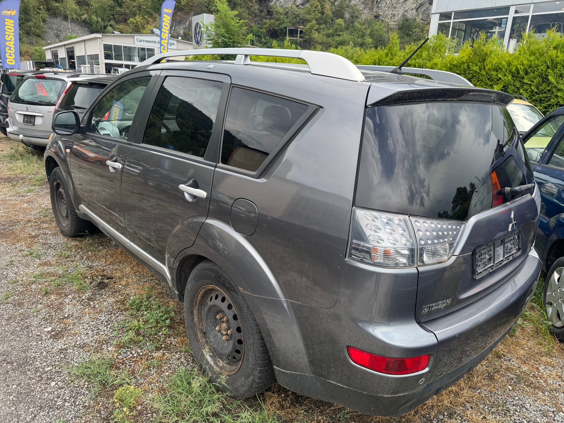 MITSUBISHI Outlander 2.0 DID Invite 4WD-image-2