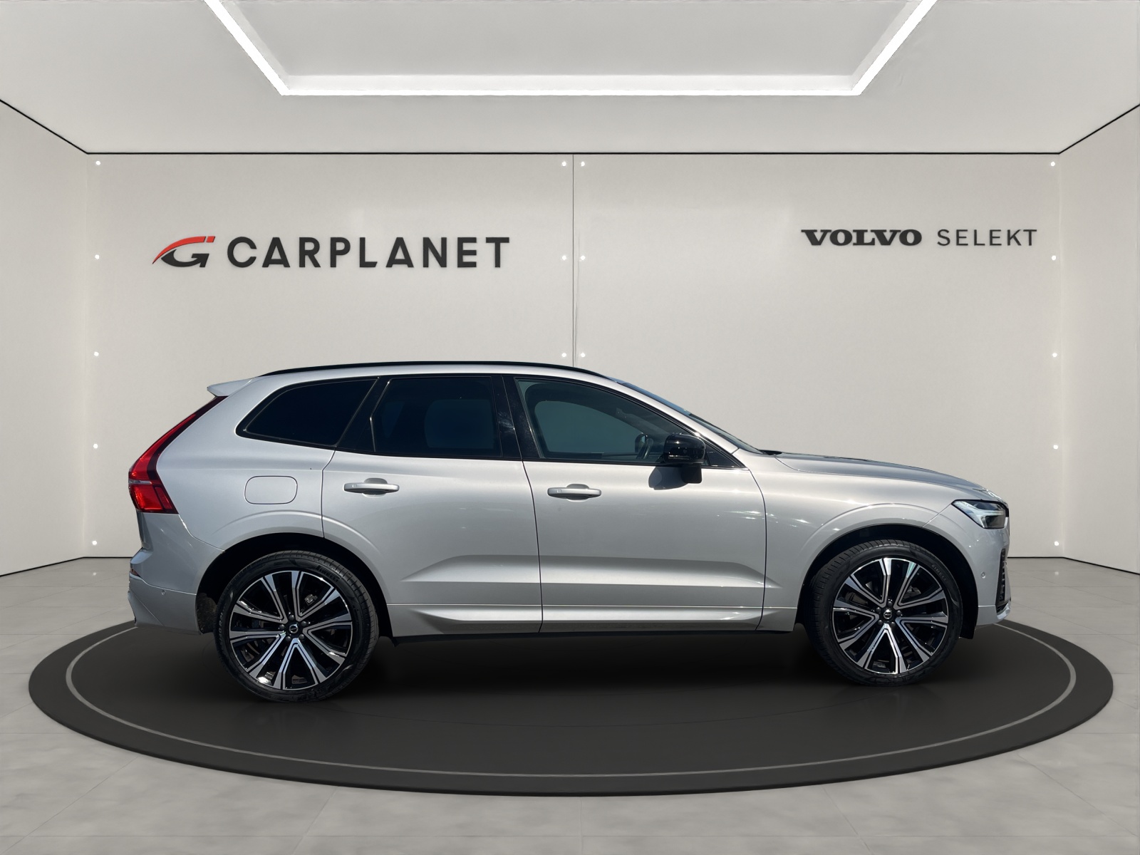 VOLVO XC60 2.0 T6 TE R-Design eAWD-showroom-element-2