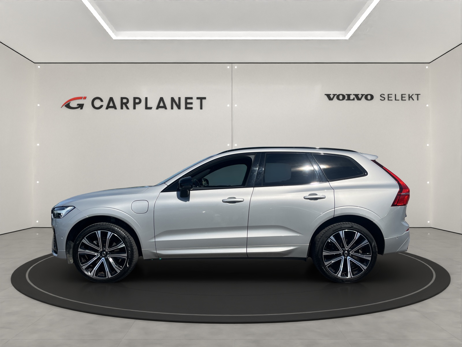 VOLVO XC60 2.0 T6 TE R-Design eAWD-showroom-element-1