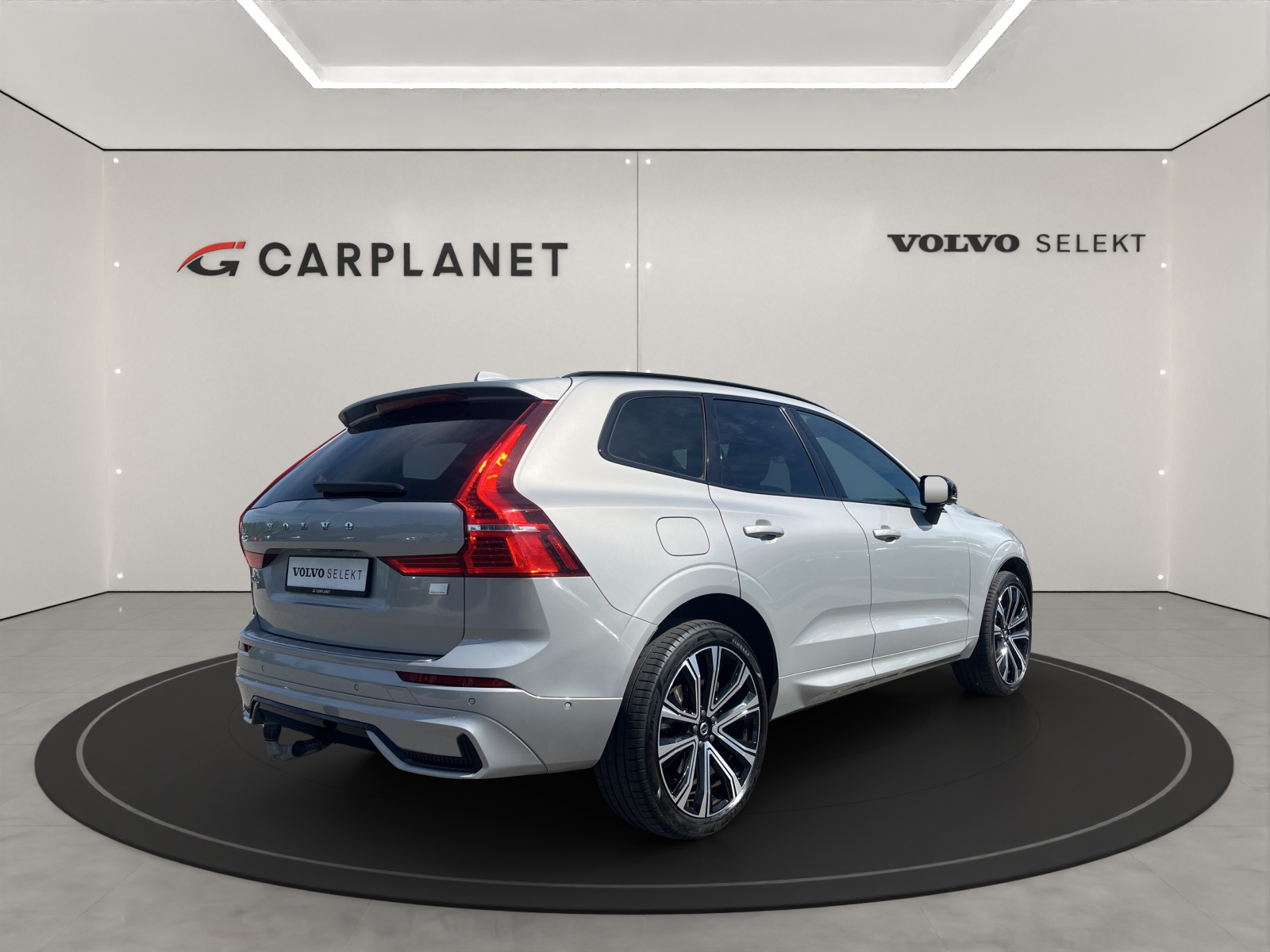 VOLVO XC60 2.0 T6 TE R-Design eAWD-showroom-element-3