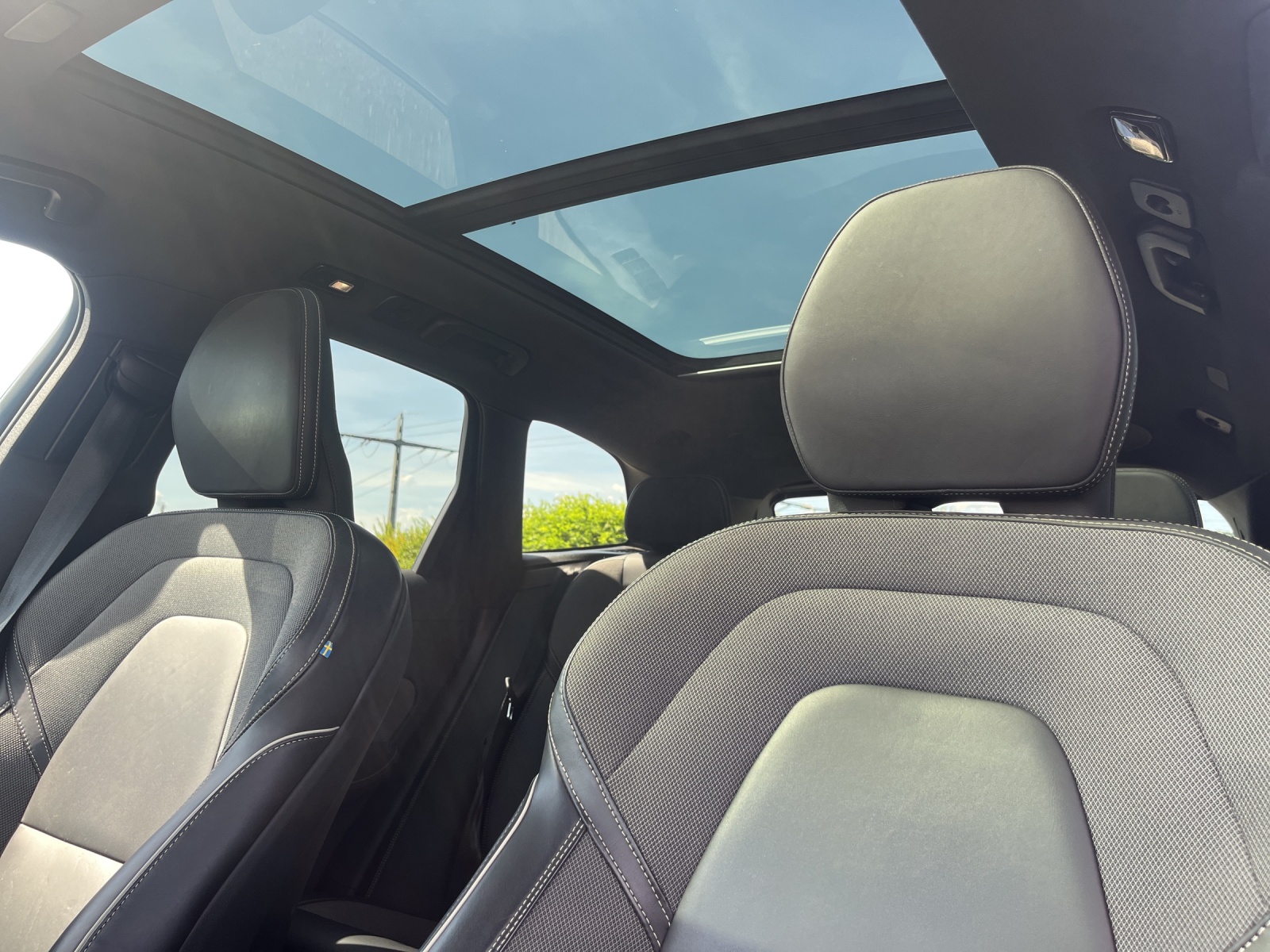 VOLVO XC60 2.0 T6 TE R-Design eAWD-image-11