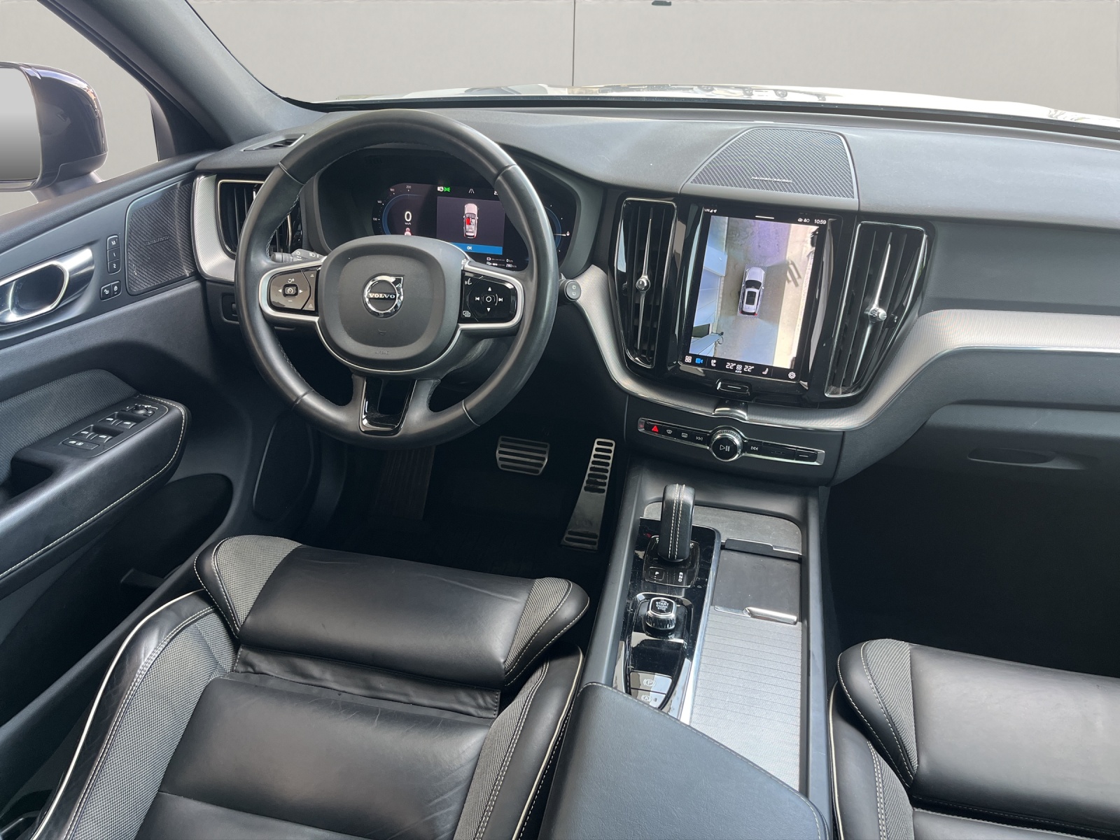 VOLVO XC60 2.0 T6 TE R-Design eAWD-image-14