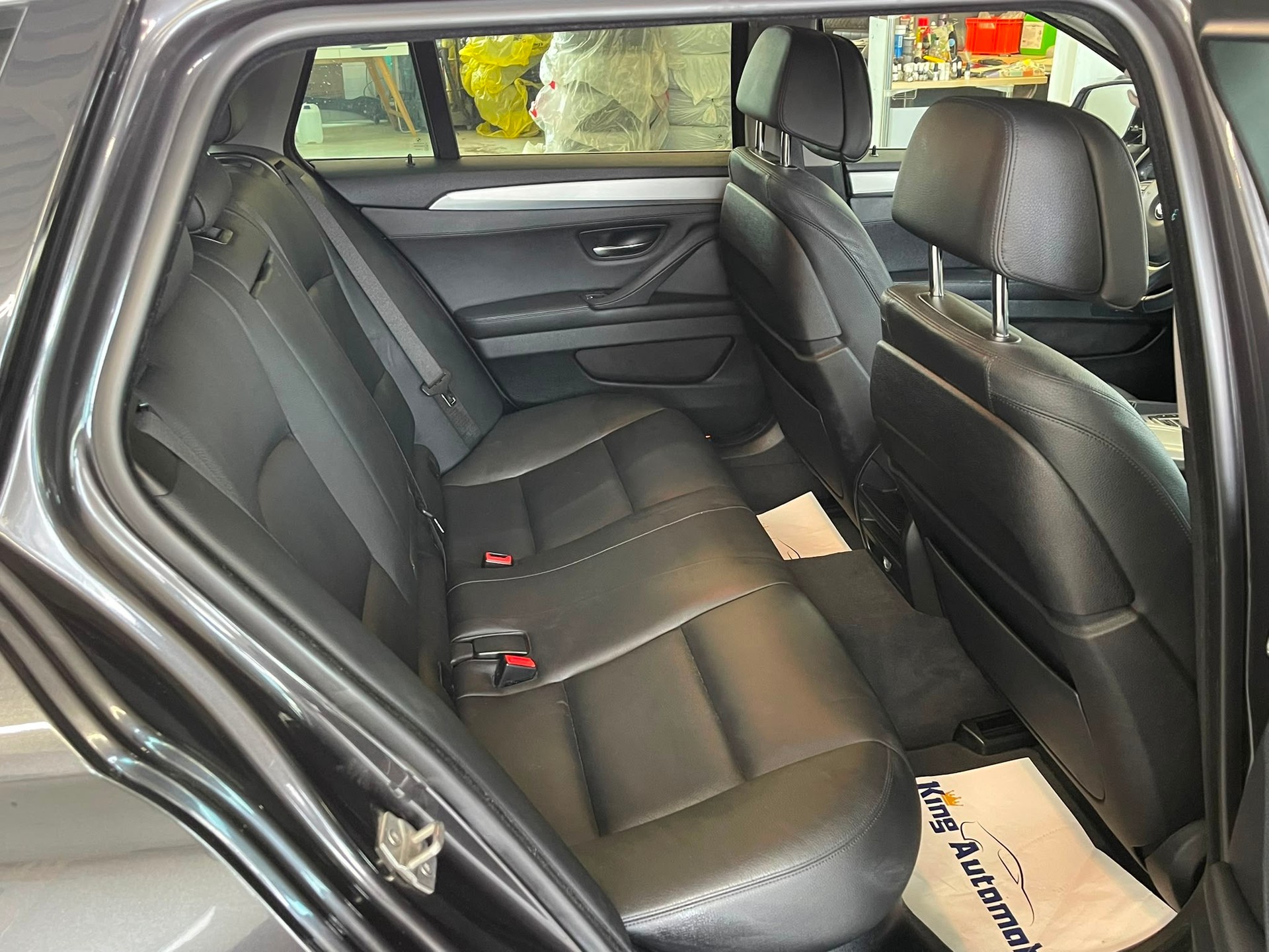 BMW 528i Touring xDrive Luxury Line Steptronic | CH-Auto | Frisch MFK | AHK 2t. | Navi | HUD | RF-Kamera-image-9