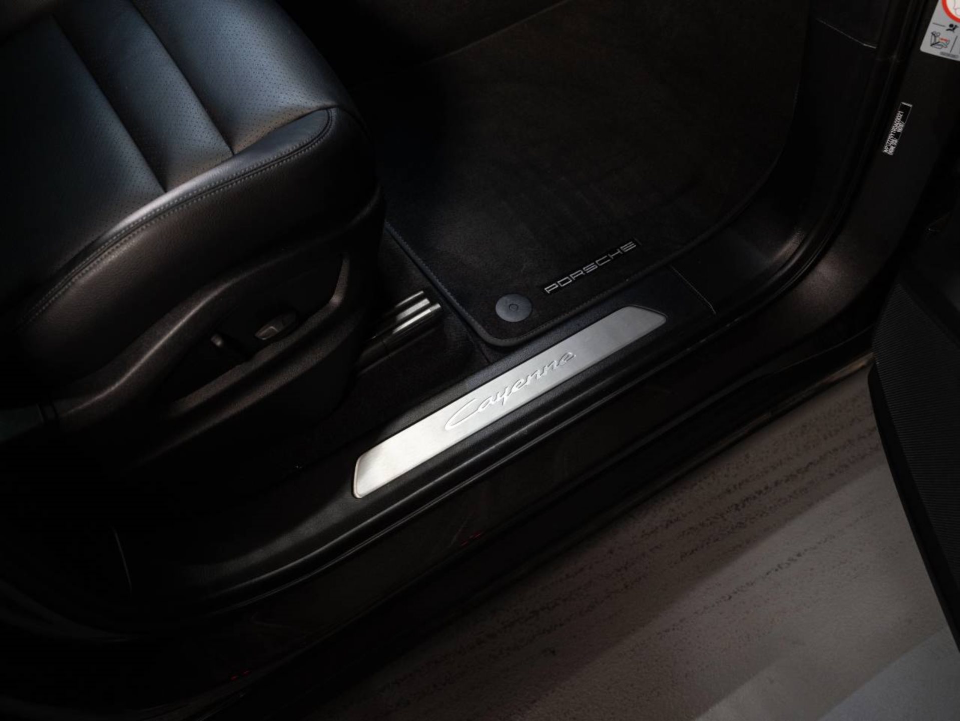 PORSCHE Cayenne (MY24)-image-16