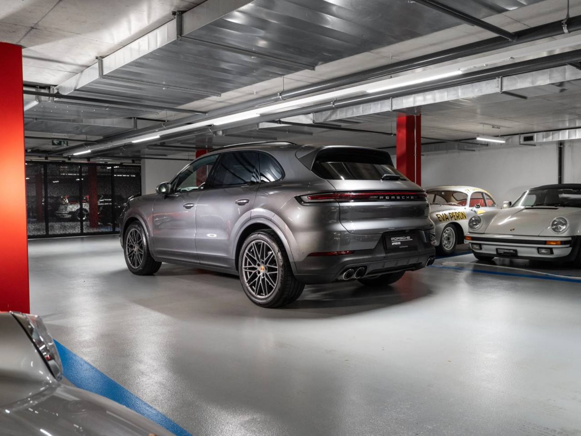 PORSCHE Cayenne (MY24)-showroom-element-2