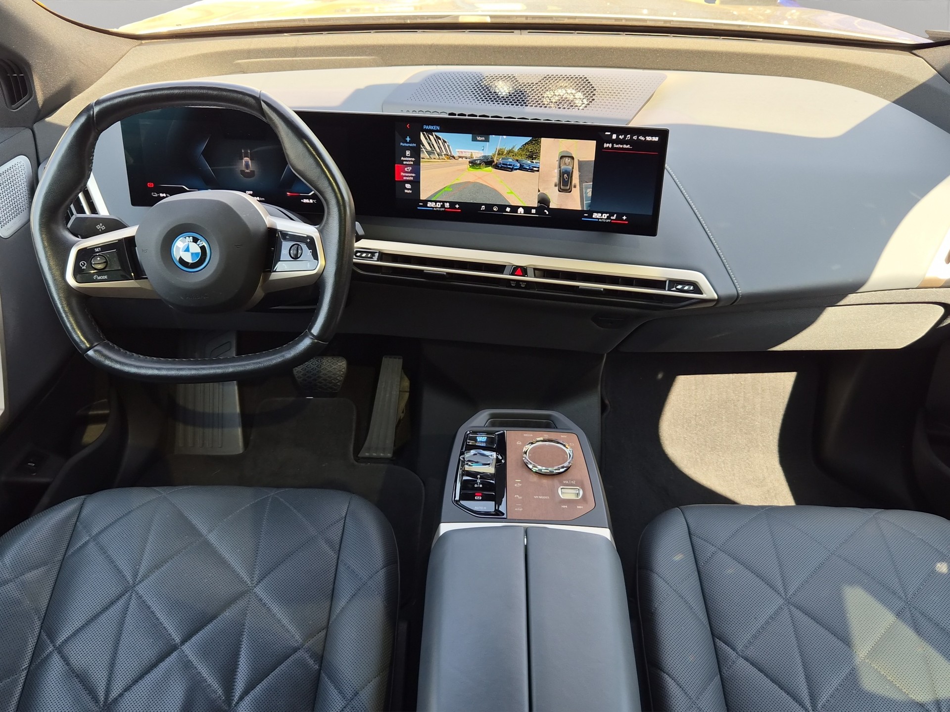 BMW iX M60-image-16