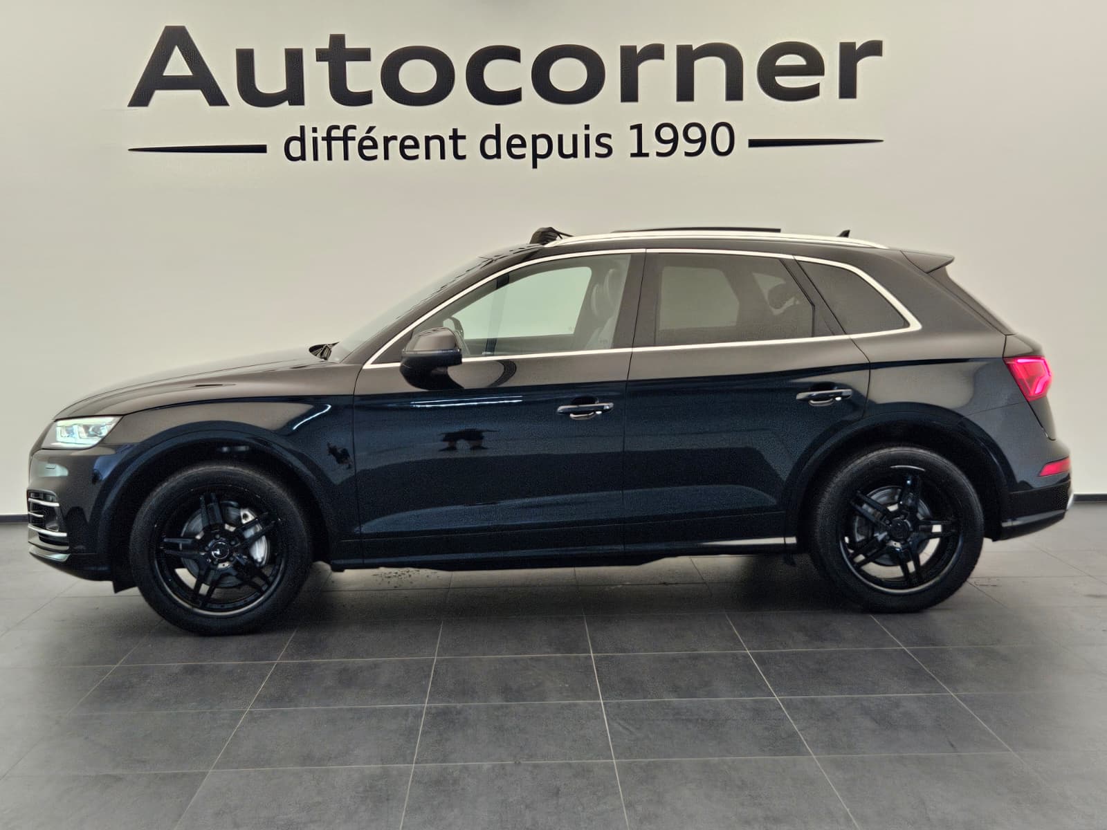 AUDI Q5 2.0 TDI sport quattro S-tronic-showroom-element-1