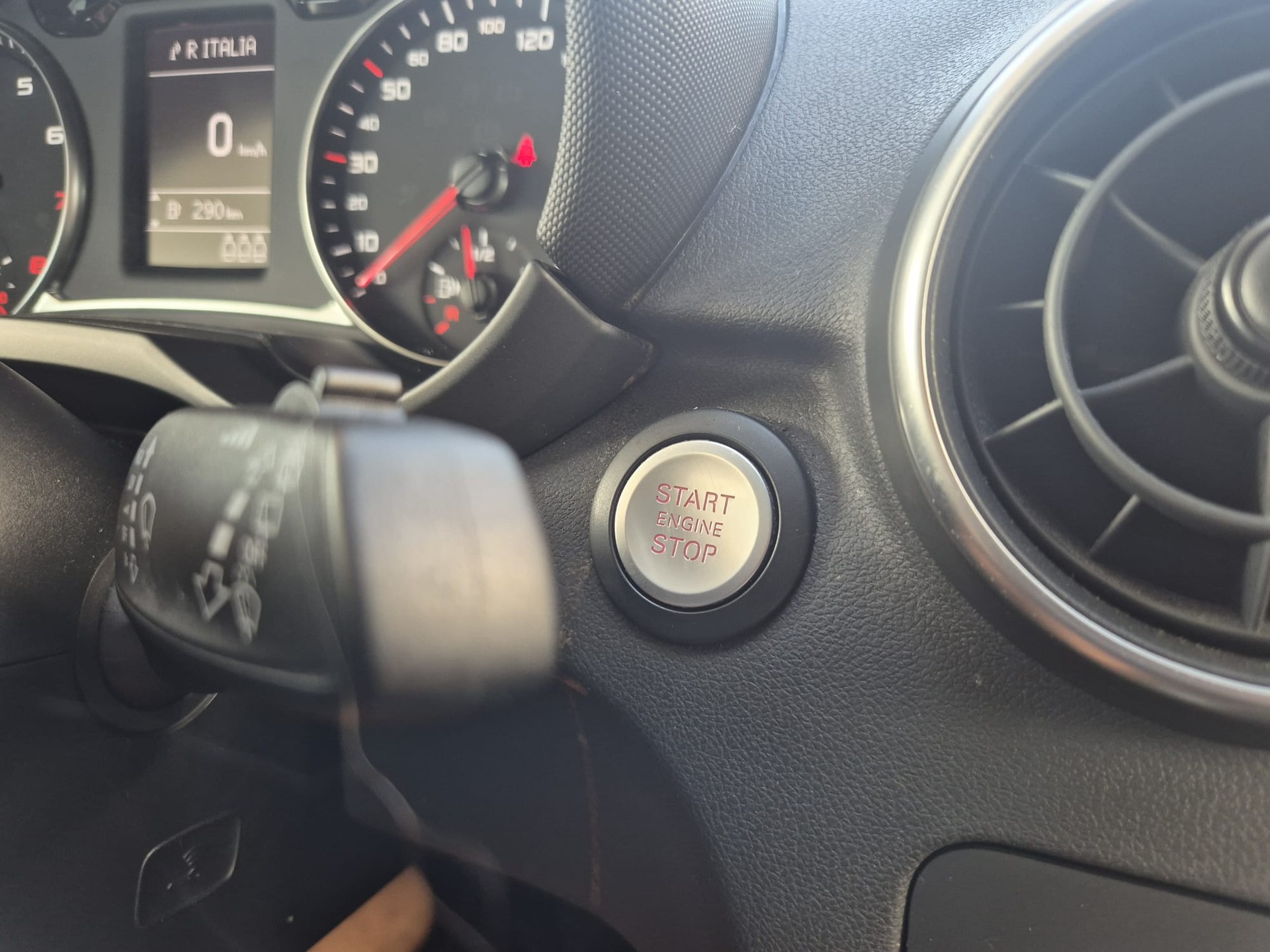 AUDI A1 Sportback 1.0 TFSI-image-11