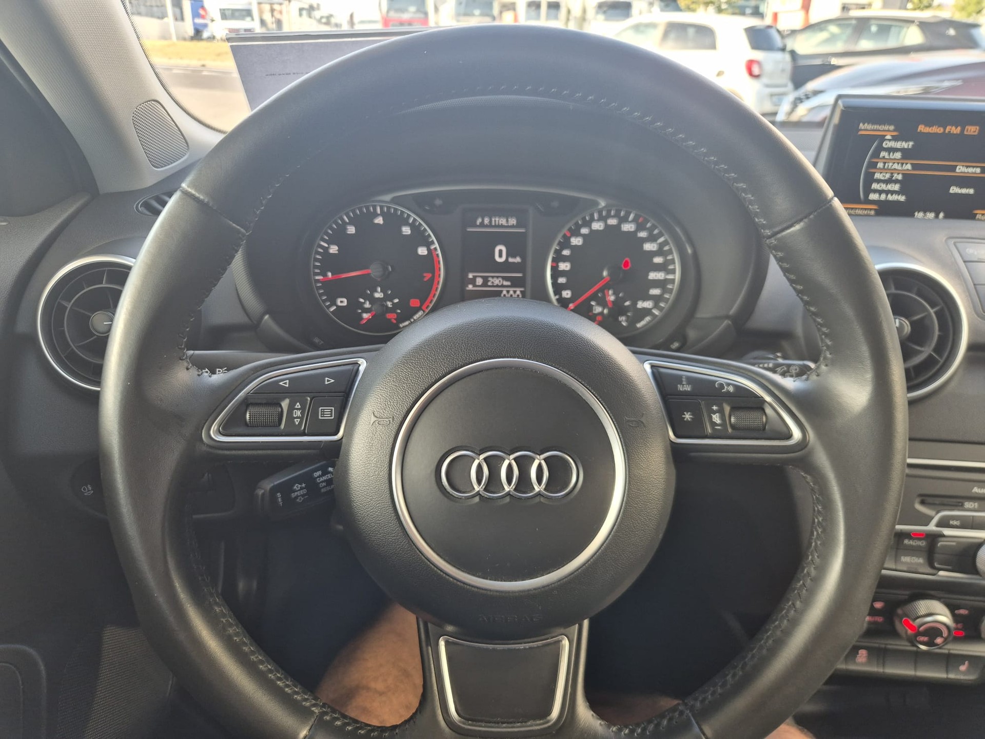 AUDI A1 Sportback 1.0 TFSI-image-9