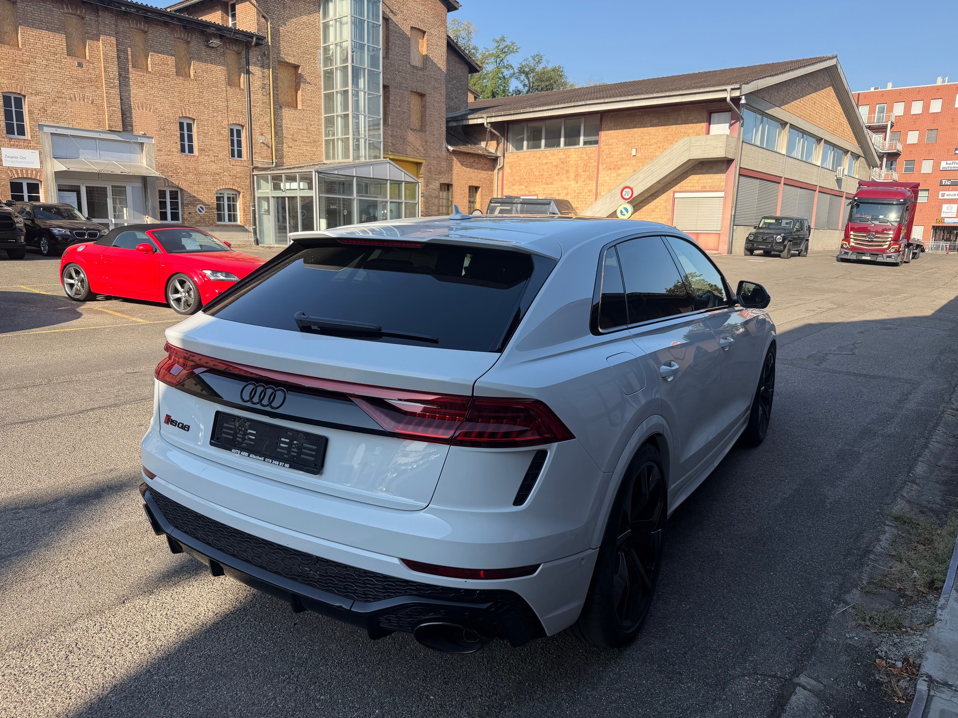 AUDI RSQ8 quattro tiptronic-image-5