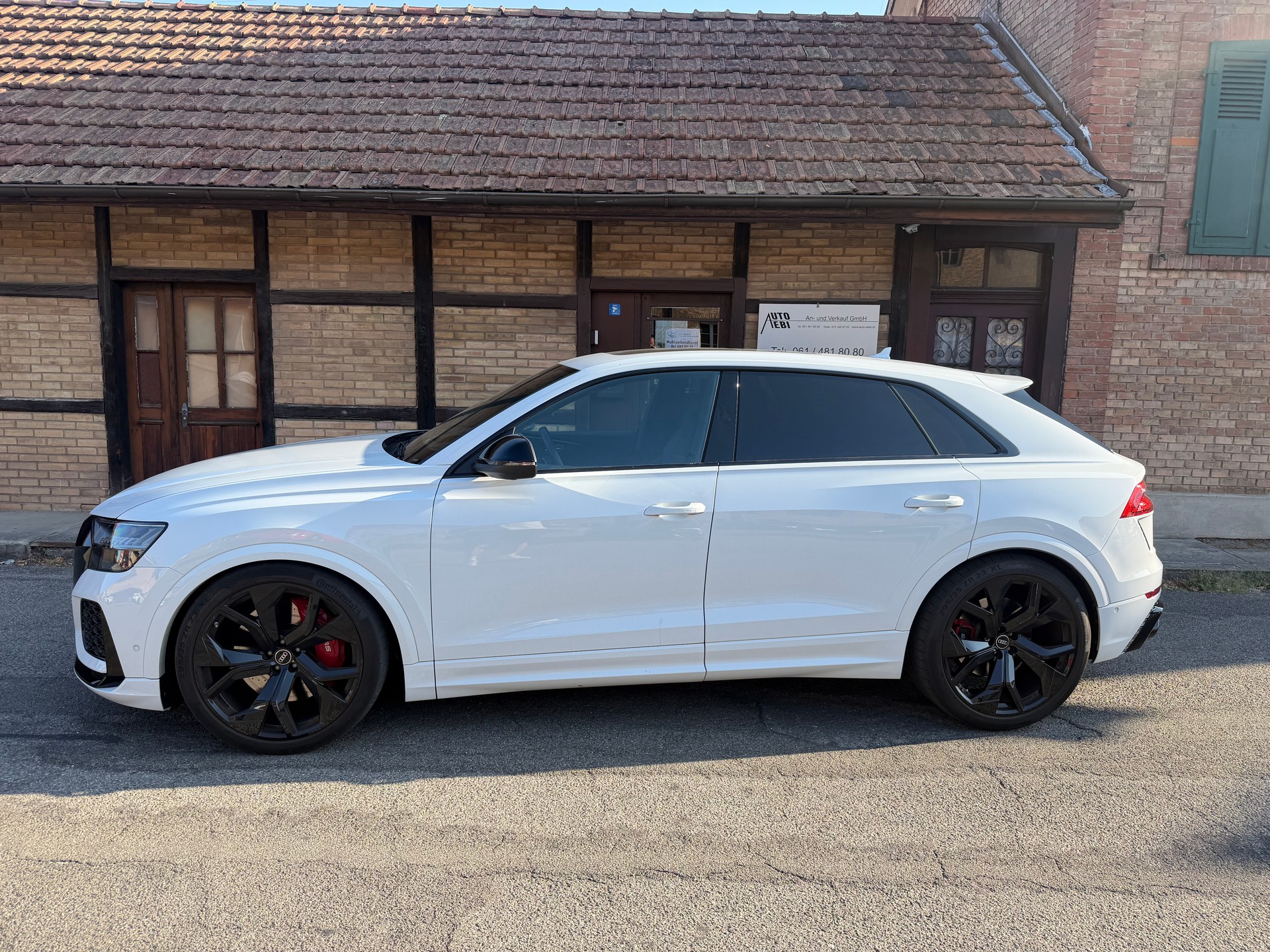 AUDI RSQ8 quattro tiptronic-image-2