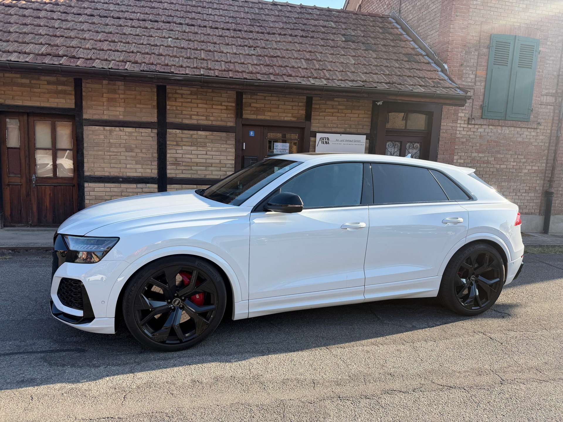 AUDI RSQ8 quattro tiptronic-image-1