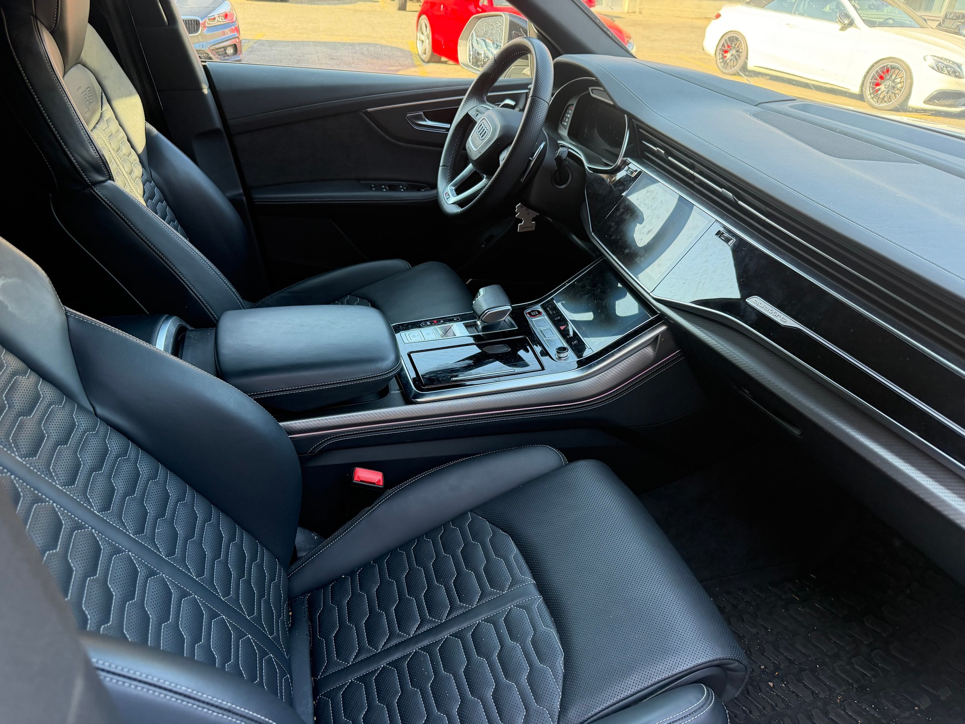 AUDI RSQ8 quattro tiptronic-image-8