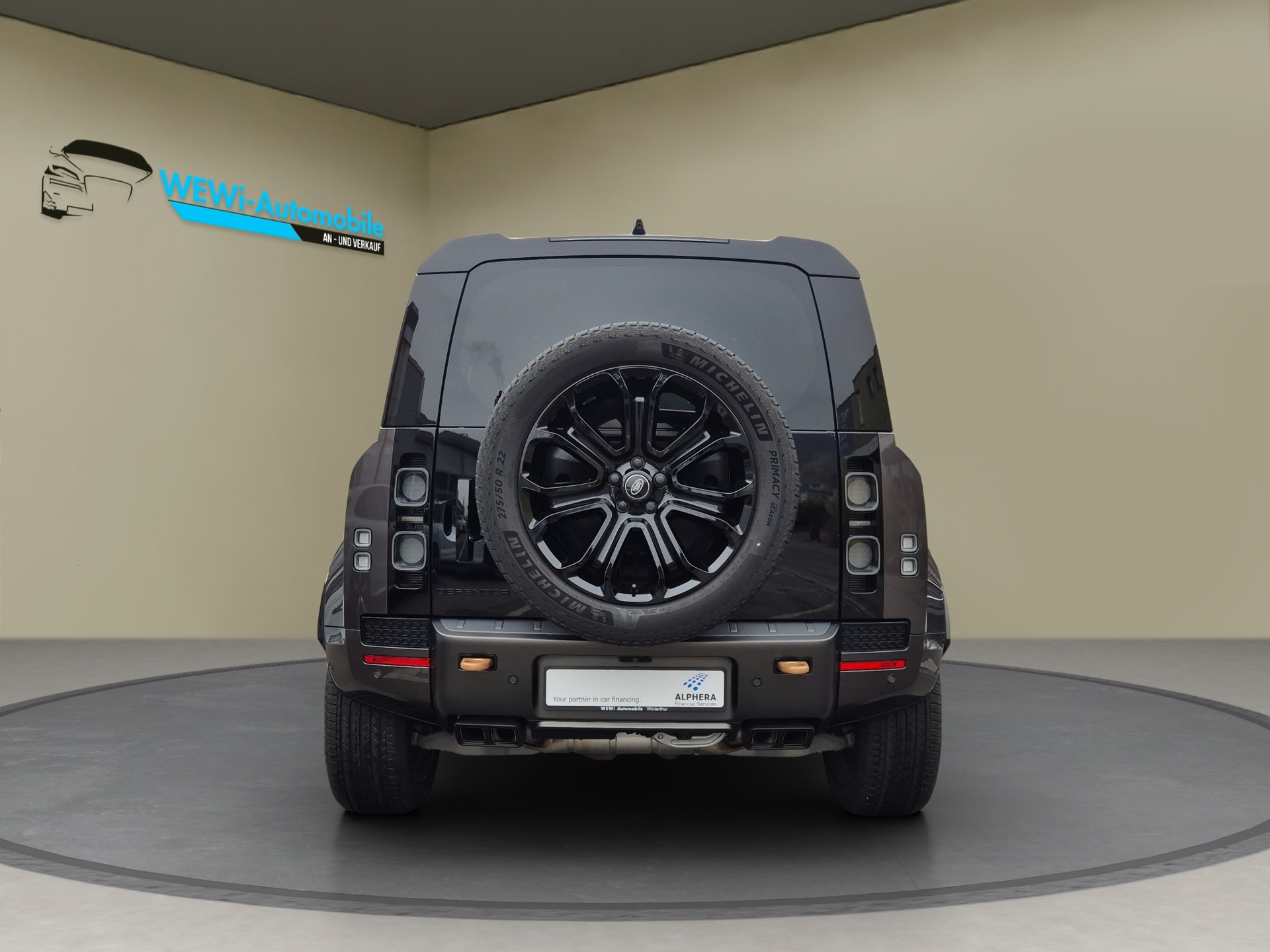 LAND ROVER Defender 110 635 V8 4.4 Octa AT8-showroom-element-3