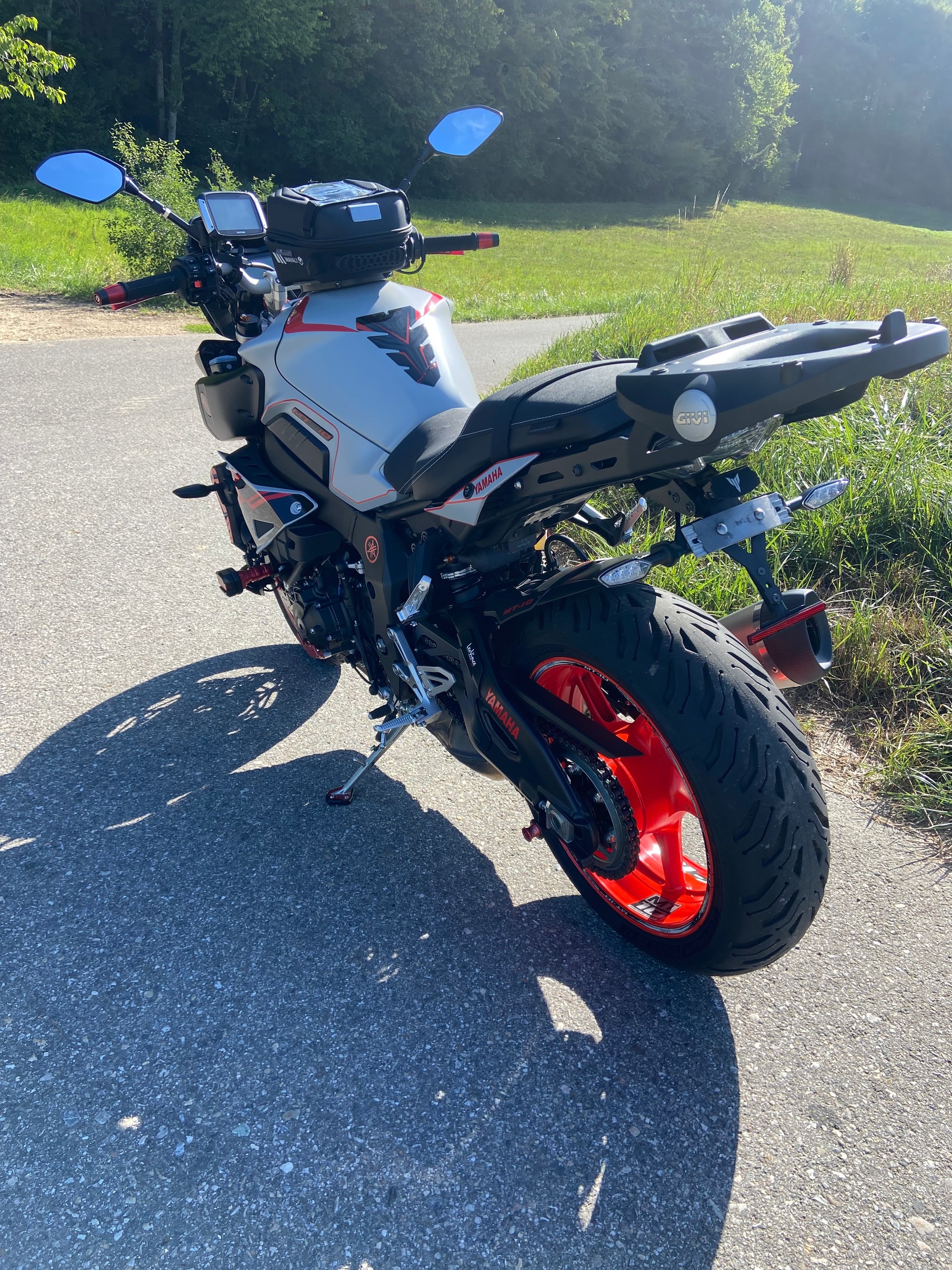 YAMAHA MT-10 ABS - sehr gepflegt und viele Extras - frisch ab Service-image-15