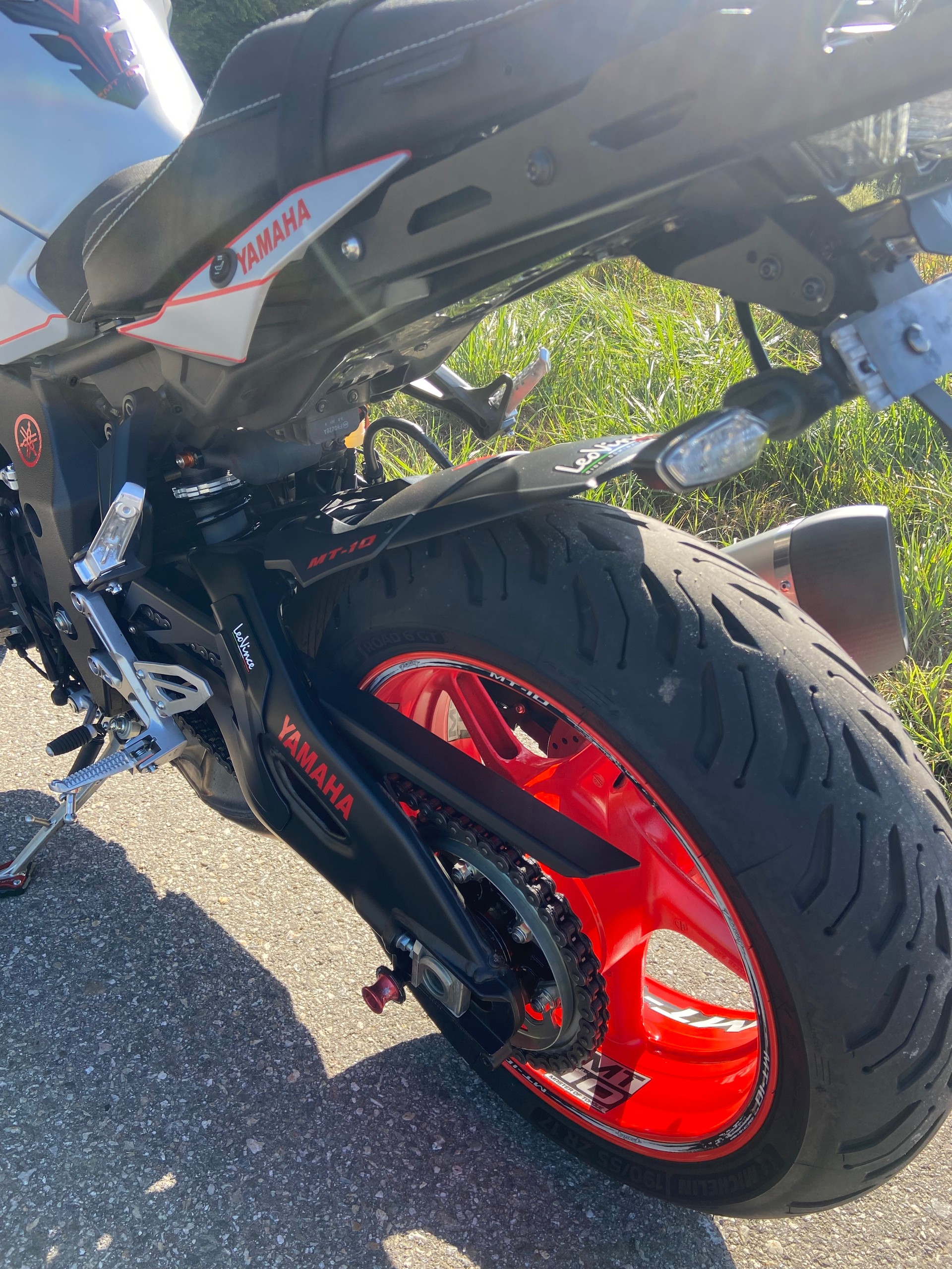 YAMAHA MT-10 ABS - sehr gepflegt und viele Extras-image-6