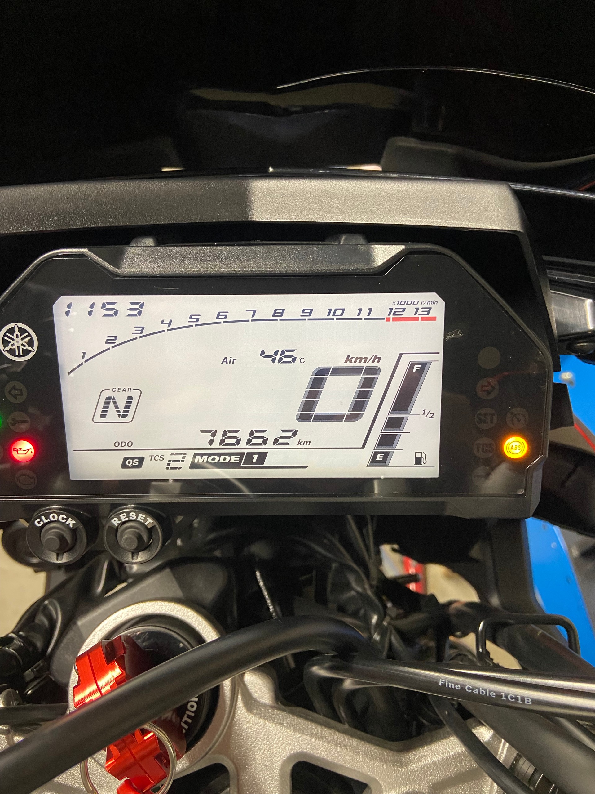 YAMAHA MT-10 ABS - sehr gepflegt und viele Extras-image-10